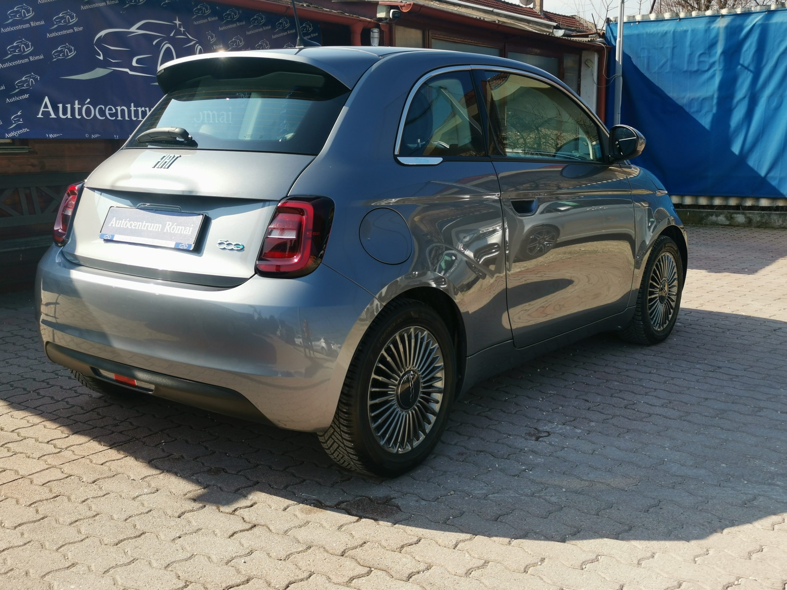 FIAT 500 500e Icon 42kWh (Automata) 50.000km! TEMPOMAT. NAVIGÁCIÓ. ALUFELNI