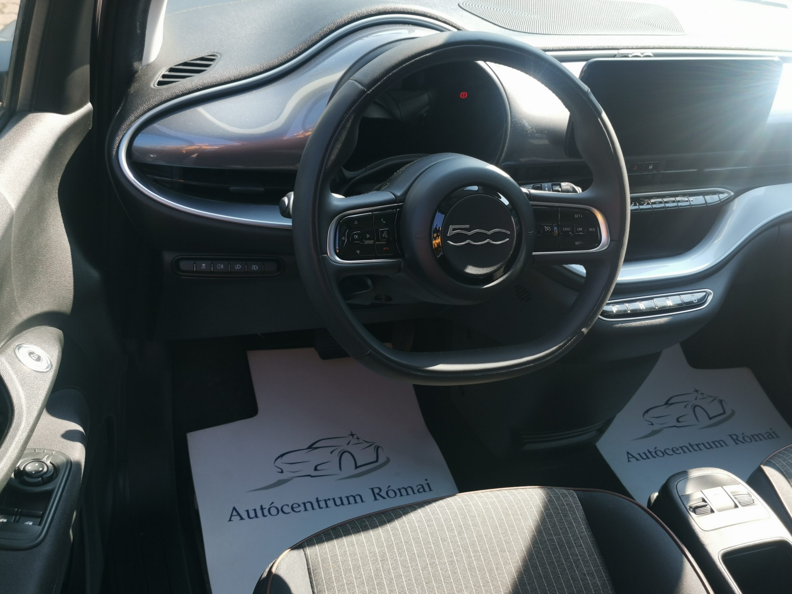 FIAT 500 500e Icon 42kWh (Automata) 50.000km! TEMPOMAT. NAVIGÁCIÓ. ALUFELNI