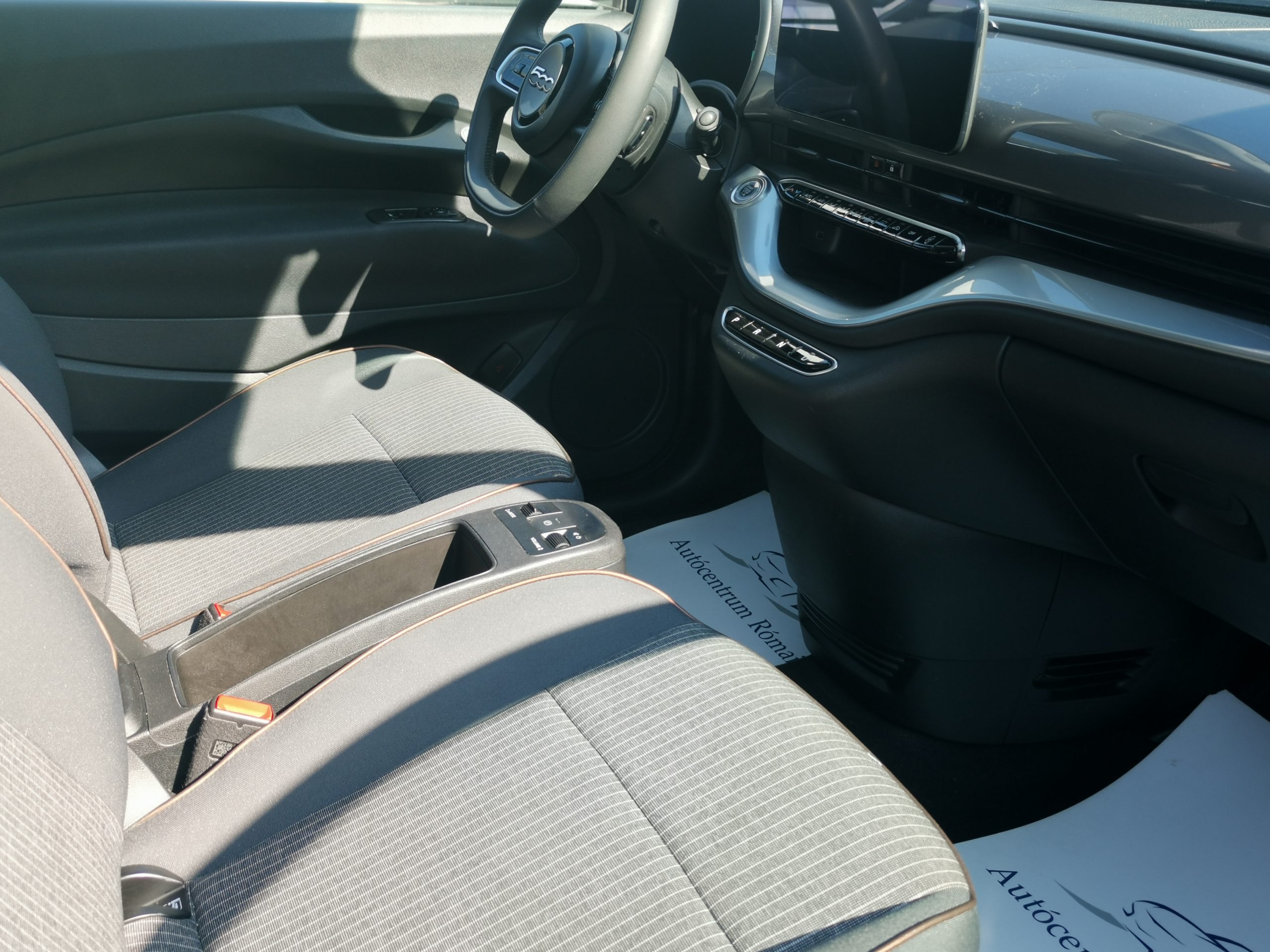 FIAT 500 500e Icon 42kWh (Automata) 50.000km! TEMPOMAT. NAVIGÁCIÓ. ALUFELNI