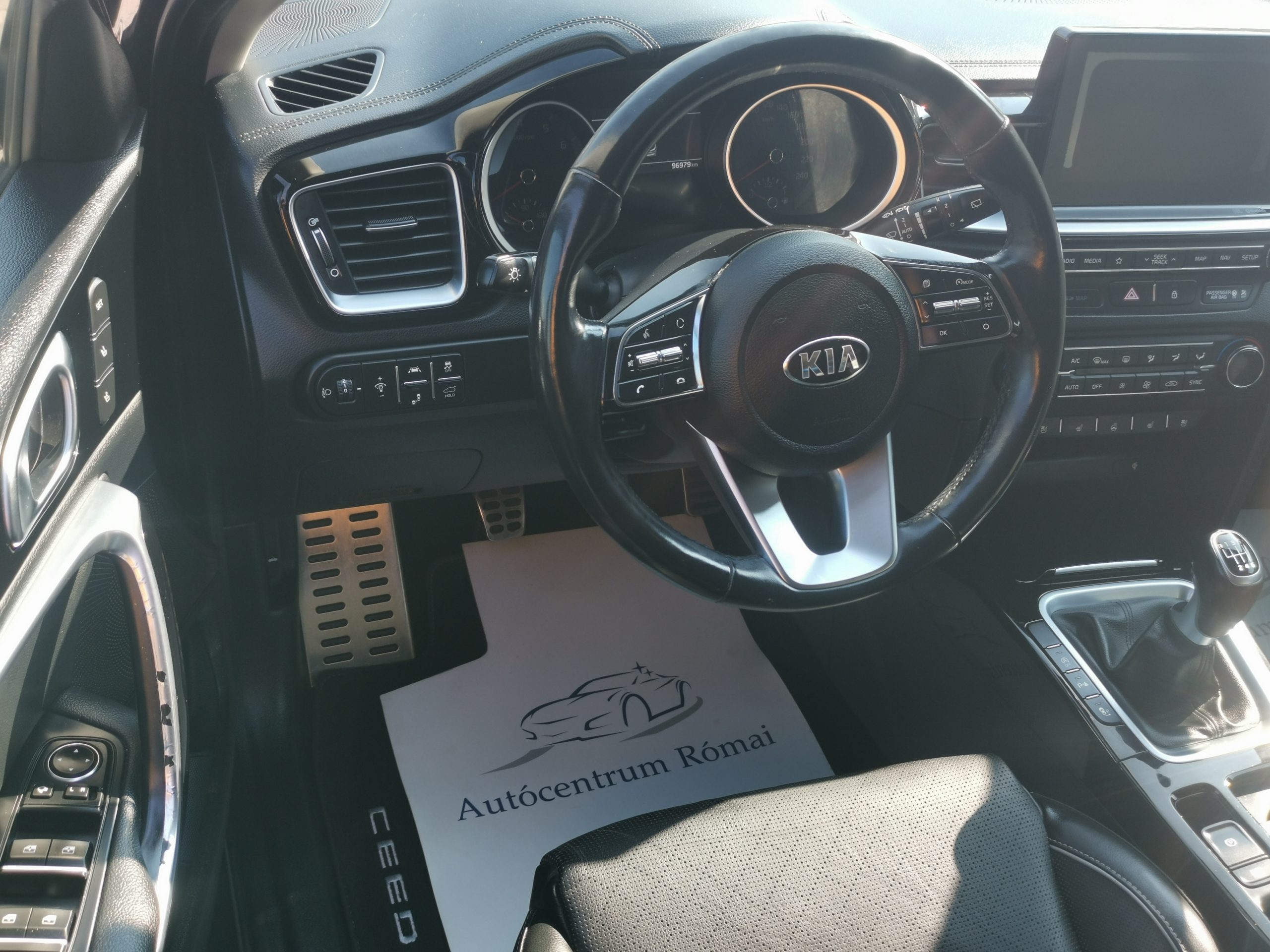 KIA CEE'D Ceed SW 1.4 T-GDI Platinum 2. Tulaj. Szervizkönyv! BŐRBELSŐ. PANORÁMA TETŐ. KAMERA. NAVIGÁCIÓ