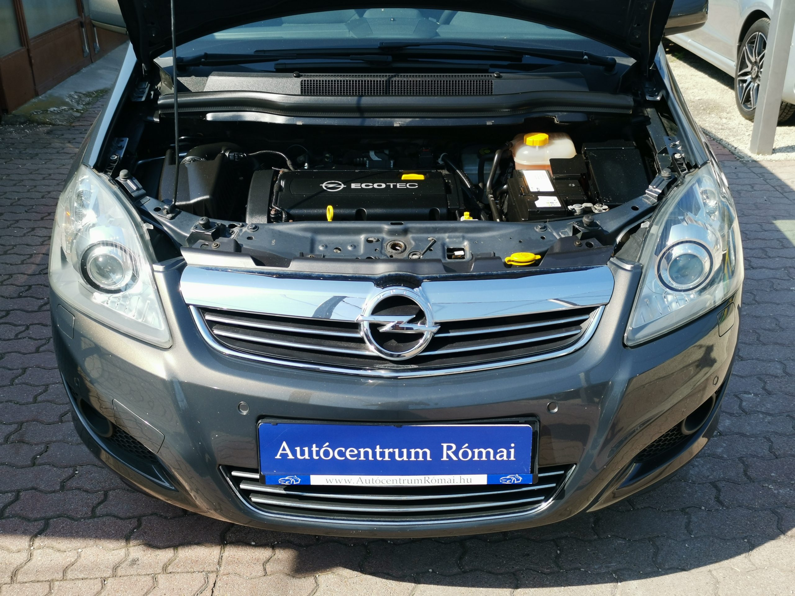 OPEL ZAFIRA B 1.8 Enjoy 2. Tulaj. Szervizkönyv! 7SZEM. XENON. NAVIGÁCIÓ. TEMPOMAT. PARKRADAR