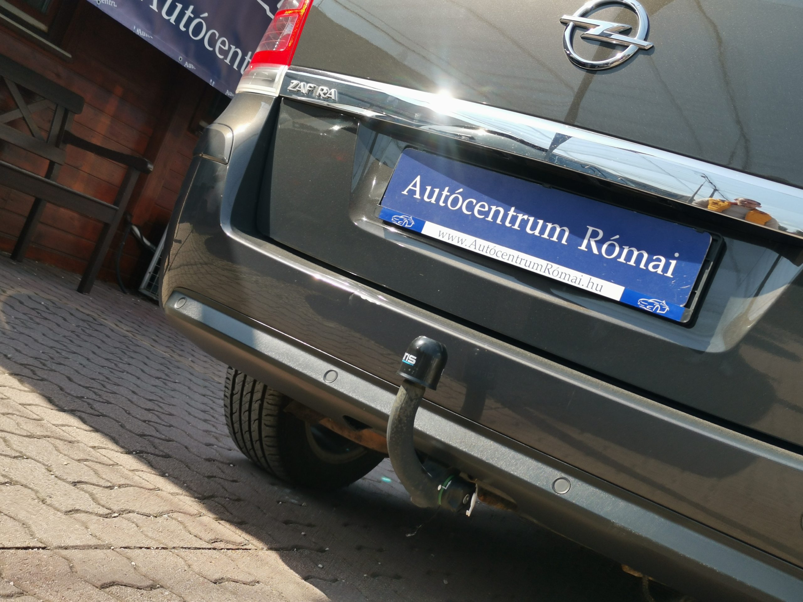 OPEL ZAFIRA B 1.8 Enjoy 2. Tulaj. Szervizkönyv! 7SZEM. XENON. NAVIGÁCIÓ. TEMPOMAT. PARKRADAR