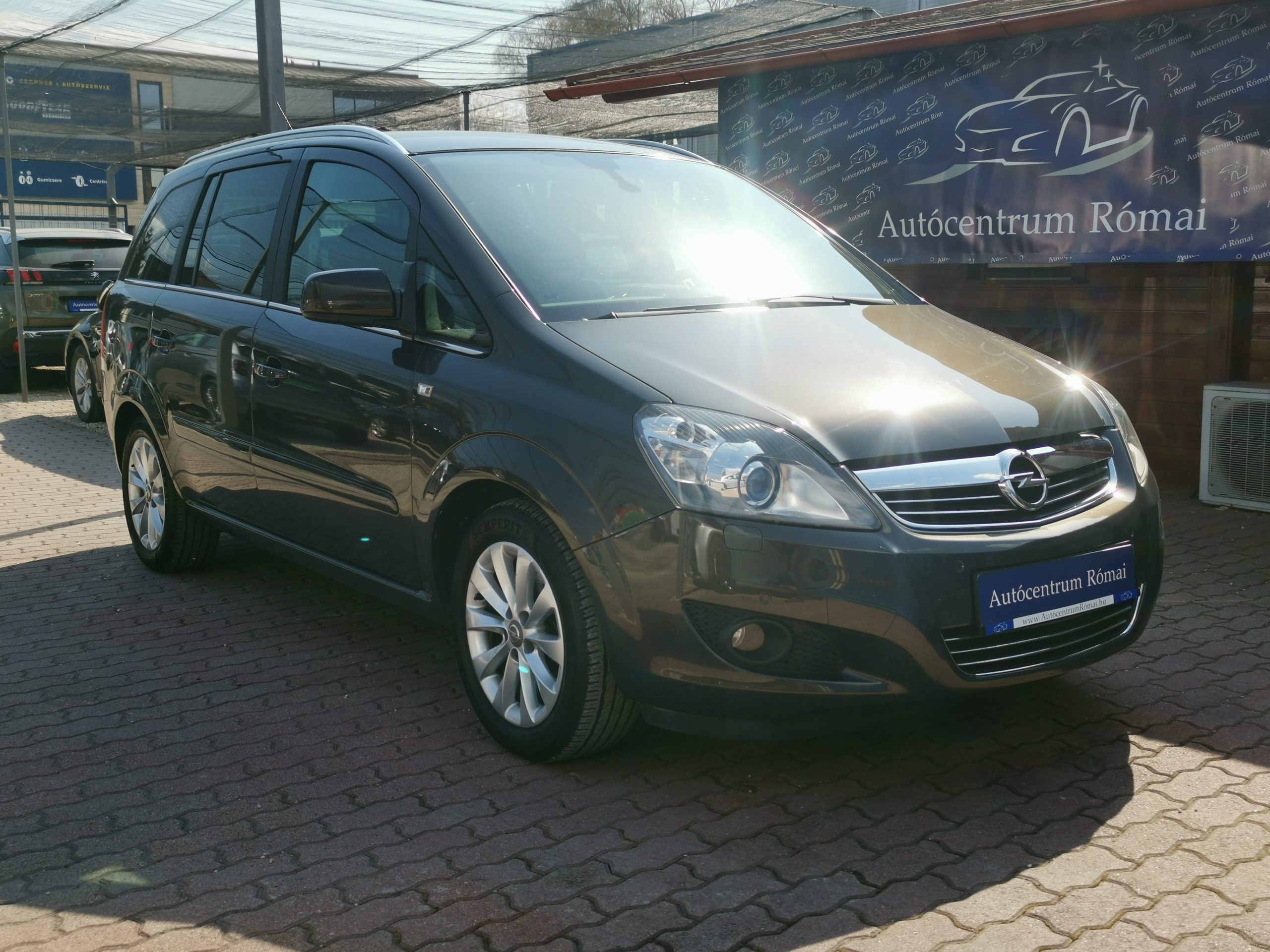 OPEL ZAFIRA B 1.8 Enjoy 2. Tulaj. Szervizkönyv! 7SZEM. XENON. NAVIGÁCIÓ. TEMPOMAT. PARKRADAR