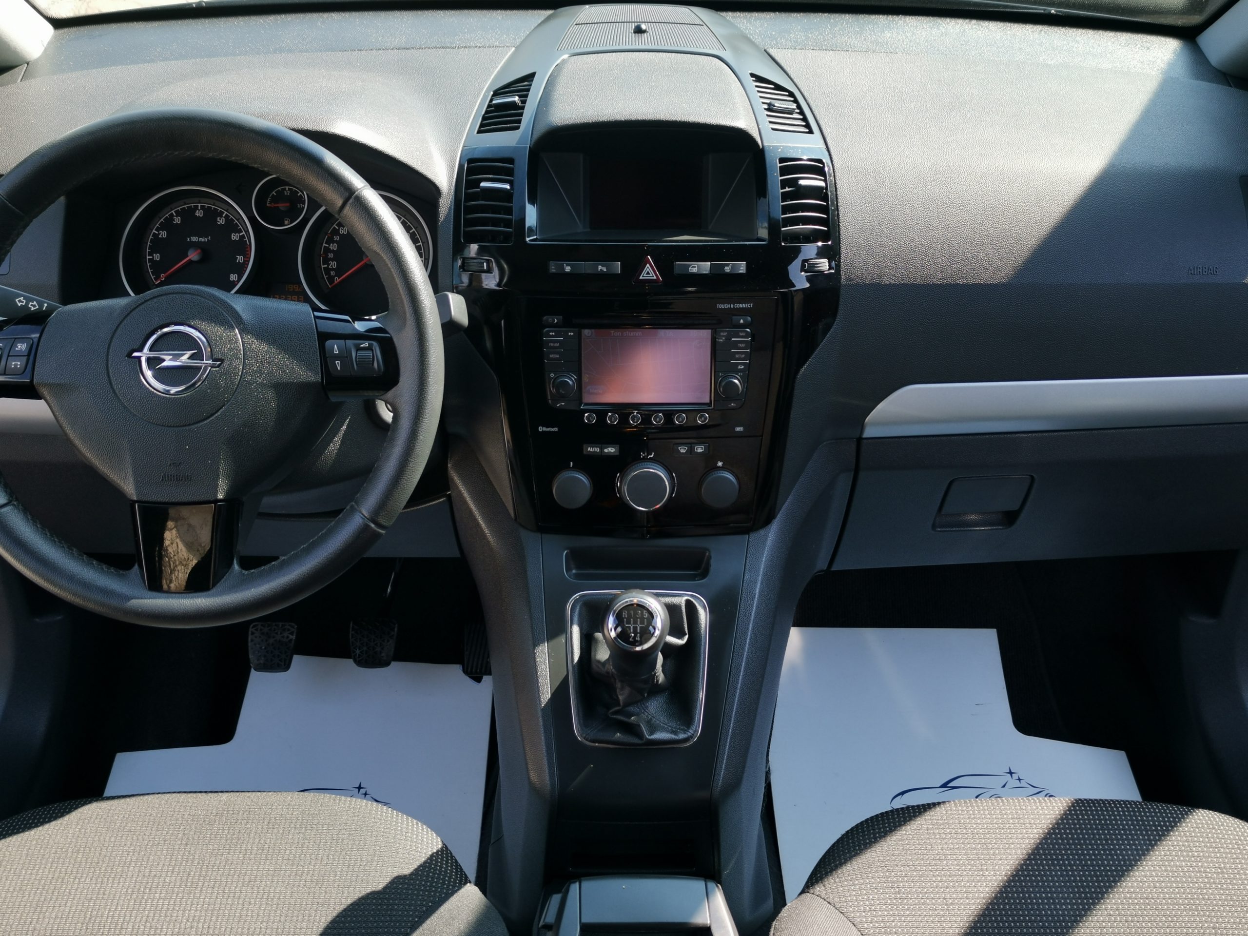 OPEL ZAFIRA B 1.8 Enjoy 2. Tulaj. Szervizkönyv! 7SZEM. XENON. NAVIGÁCIÓ. TEMPOMAT. PARKRADAR