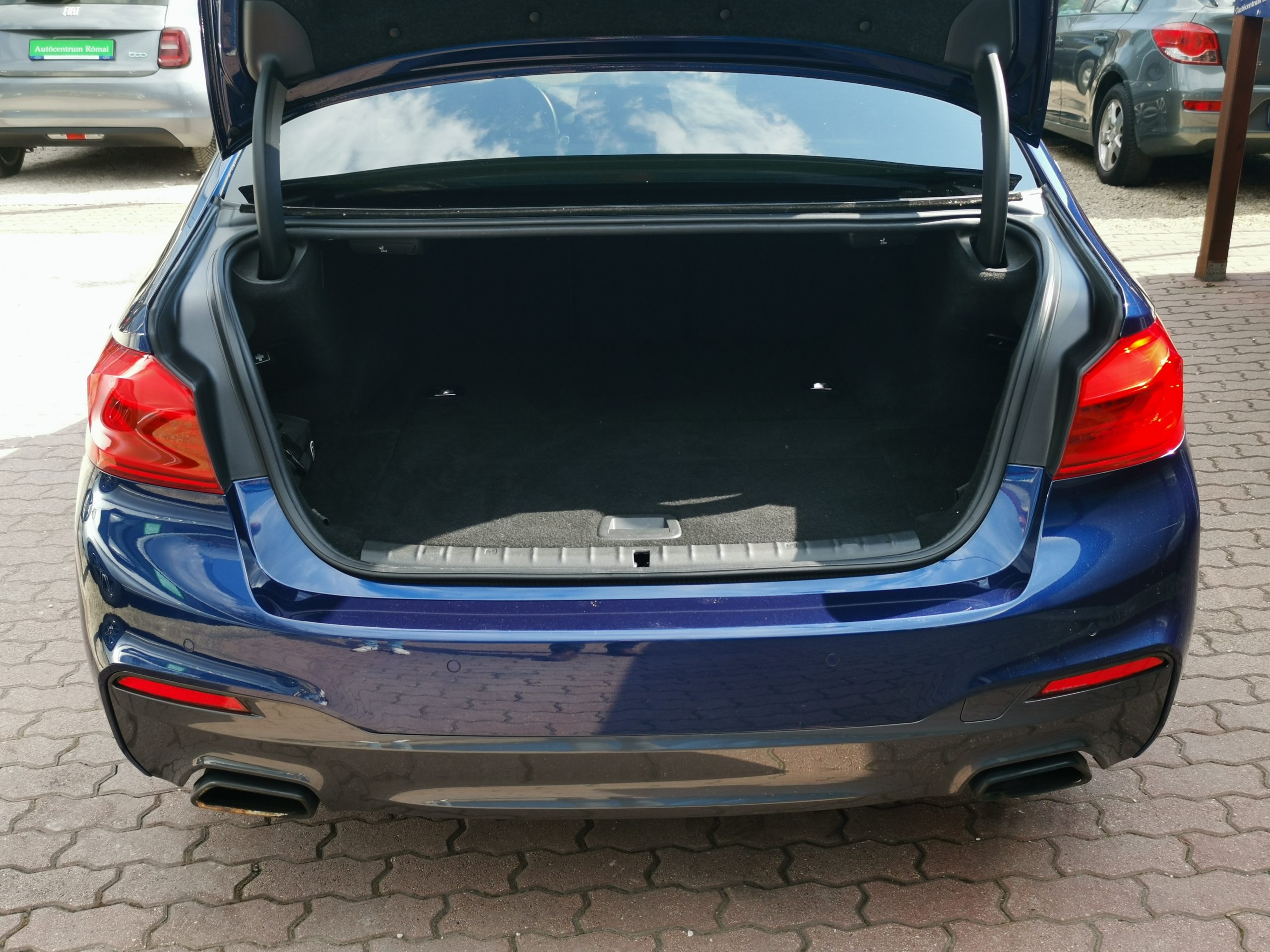 BMW 530e iPerformance (Automata) 105.000km! LED. NAVIGÁCIÓ. PANORÁMA TETŐ. 360 KAMERA. TEMPOMAT