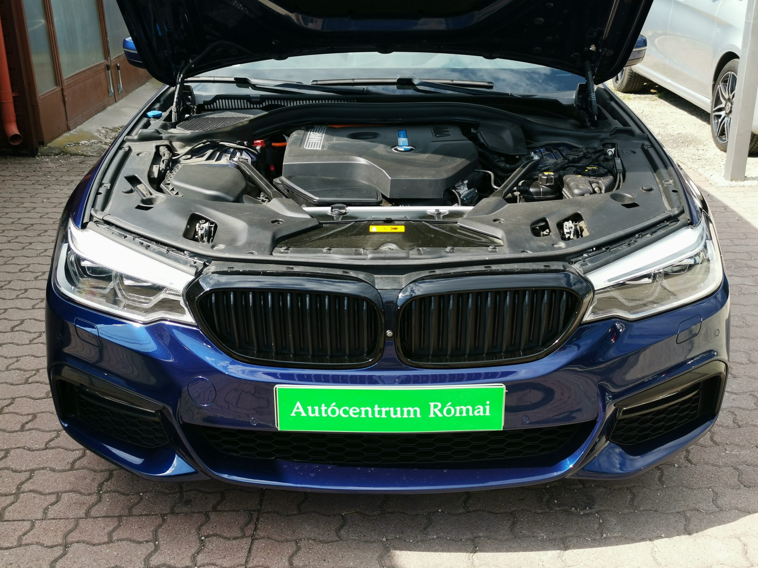 BMW 530e iPerformance (Automata) 105.000km! LED. NAVIGÁCIÓ. PANORÁMA TETŐ. 360 KAMERA. TEMPOMAT
