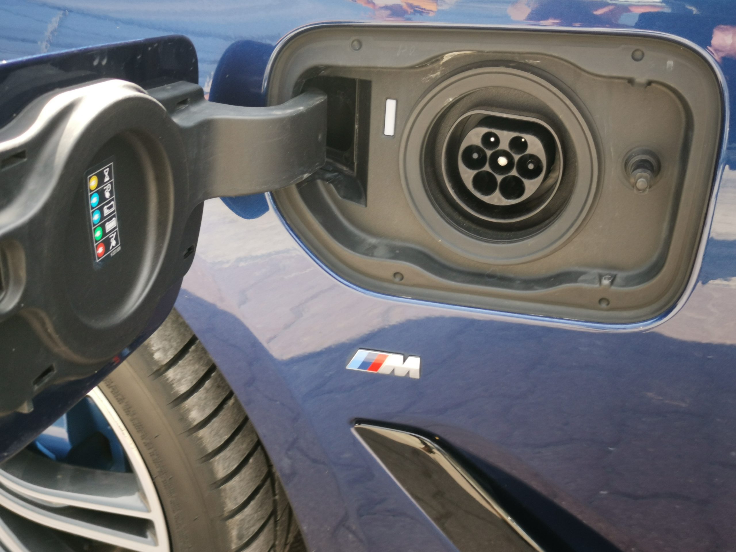 BMW 530e iPerformance (Automata) 105.000km! LED. NAVIGÁCIÓ. PANORÁMA TETŐ. 360 KAMERA. TEMPOMAT