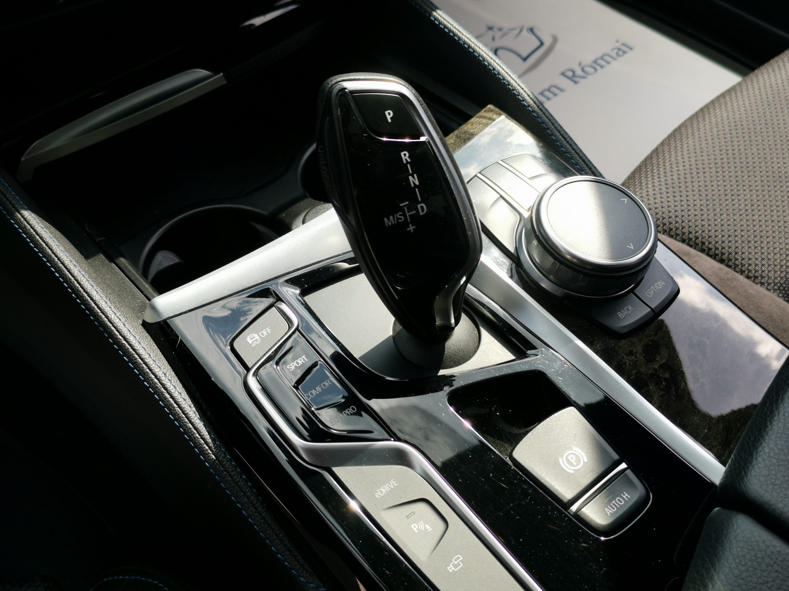 BMW 530e iPerformance (Automata) 105.000km! LED. NAVIGÁCIÓ. PANORÁMA TETŐ. 360 KAMERA. TEMPOMAT