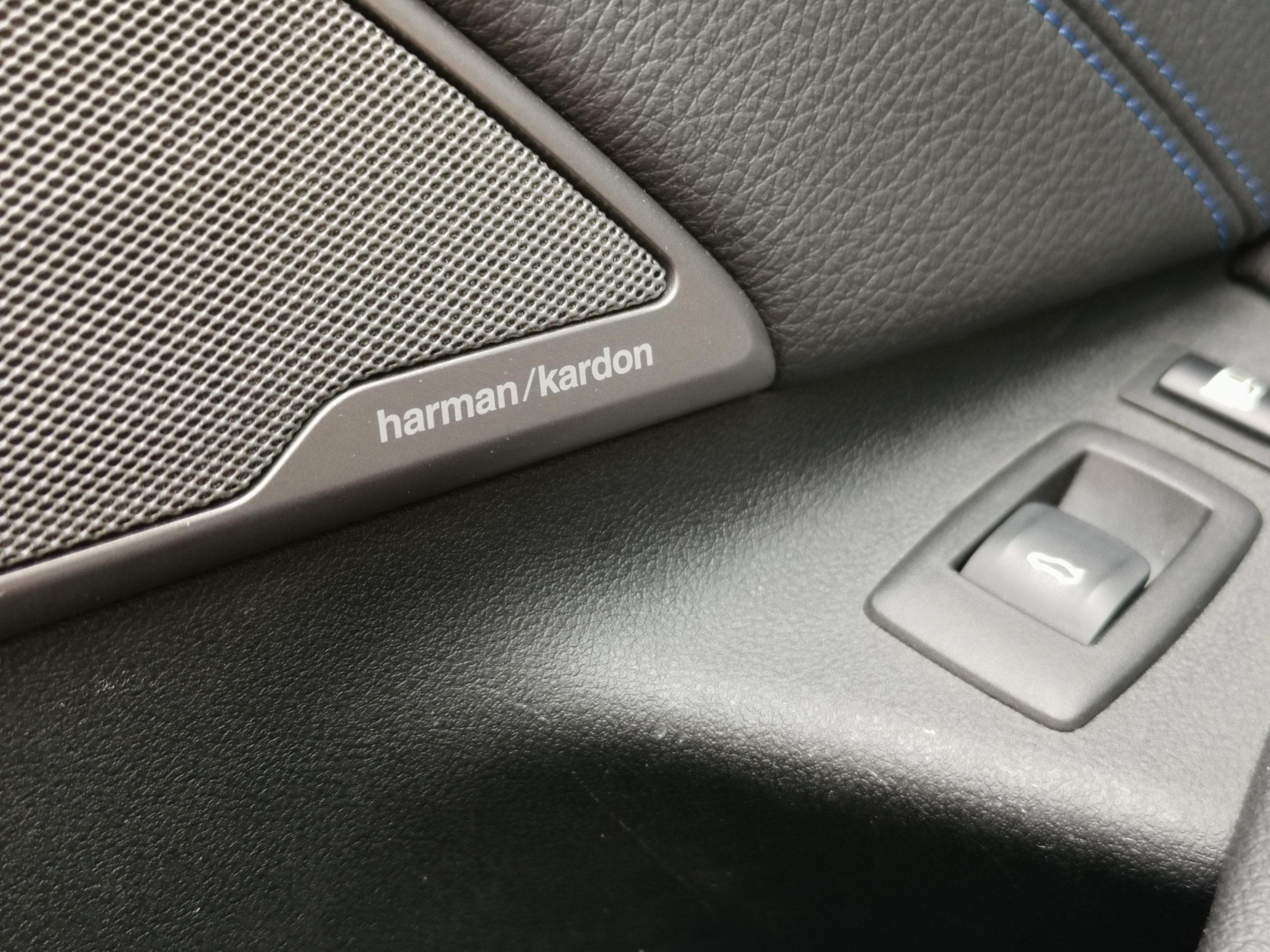 BMW 530e iPerformance (Automata) 105.000km! LED. NAVIGÁCIÓ. PANORÁMA TETŐ. 360 KAMERA. TEMPOMAT