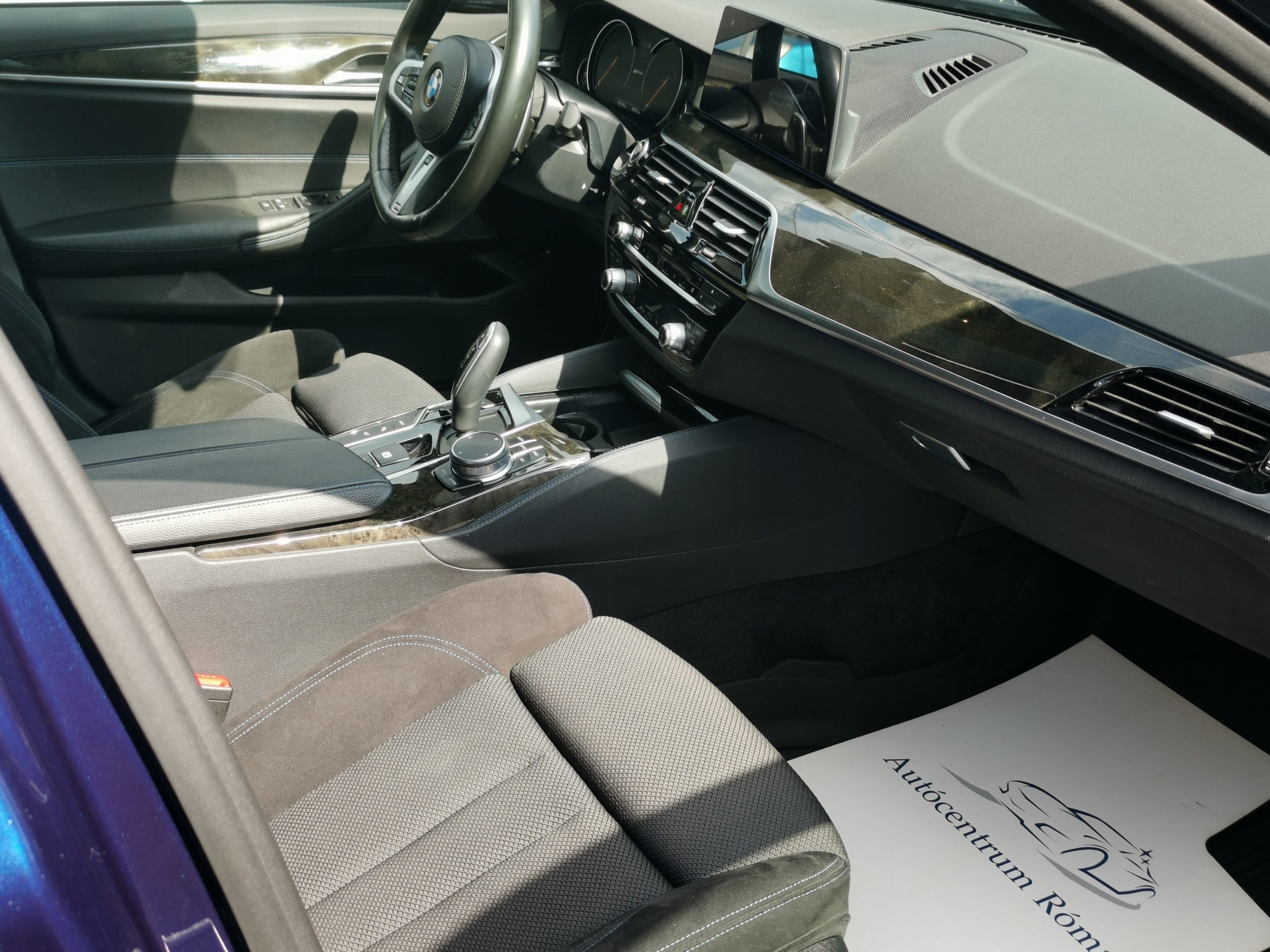 BMW 530e iPerformance (Automata) 105.000km! LED. NAVIGÁCIÓ. PANORÁMA TETŐ. 360 KAMERA. TEMPOMAT