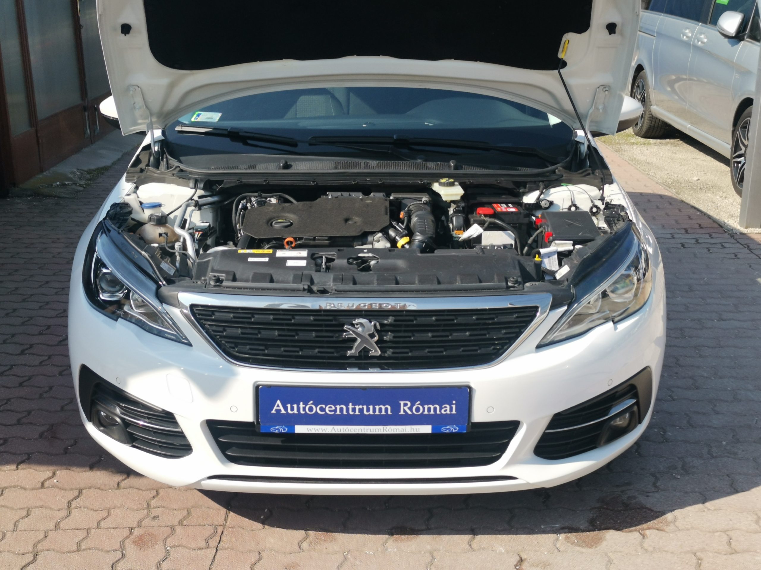 PEUGEOT 308 SW 1.5 BlueHDi Active MO.-i. 1. Tulaj. Szervizkönyv! TEMPOMAT. PARKRADAR. ÜLÉSFŰTÉS