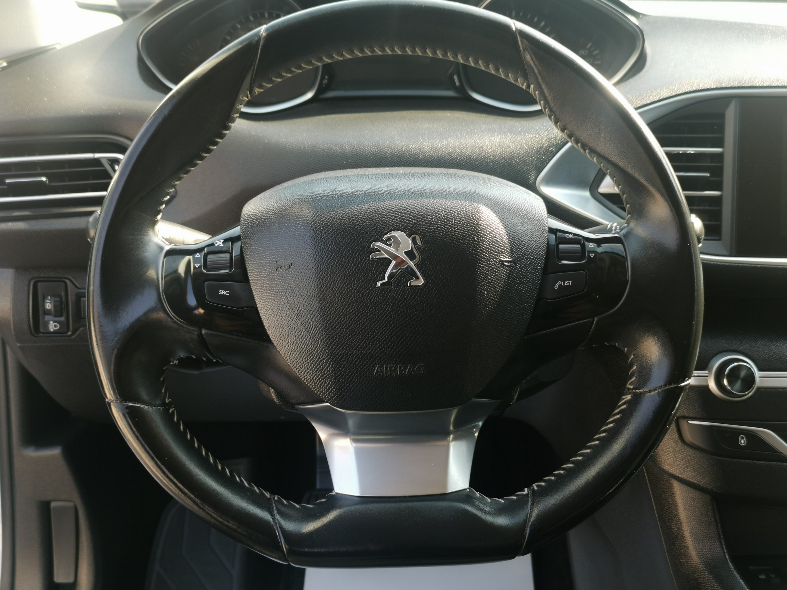 PEUGEOT 308 SW 1.5 BlueHDi Active MO.-i. 1. Tulaj. Szervizkönyv! TEMPOMAT. PARKRADAR. ÜLÉSFŰTÉS