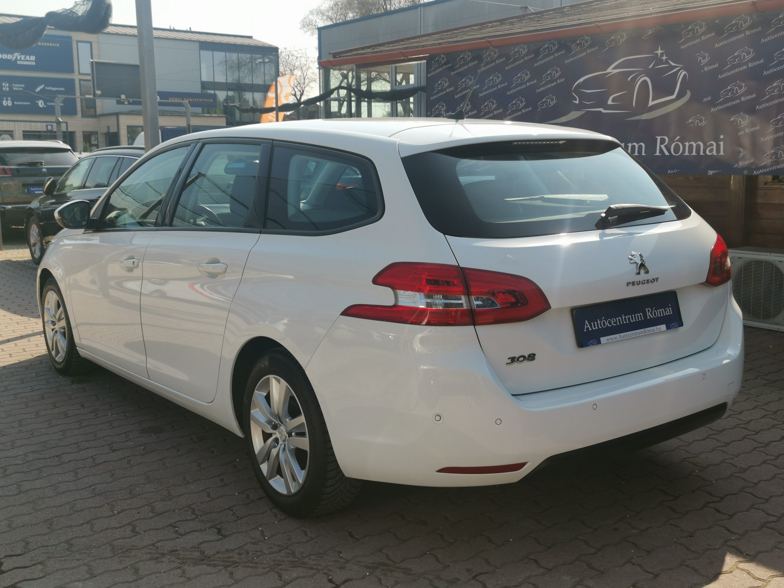 PEUGEOT 308 SW 1.5 BlueHDi Active MO.-i. 1. Tulaj. Szervizkönyv! TEMPOMAT. PARKRADAR. ÜLÉSFŰTÉS