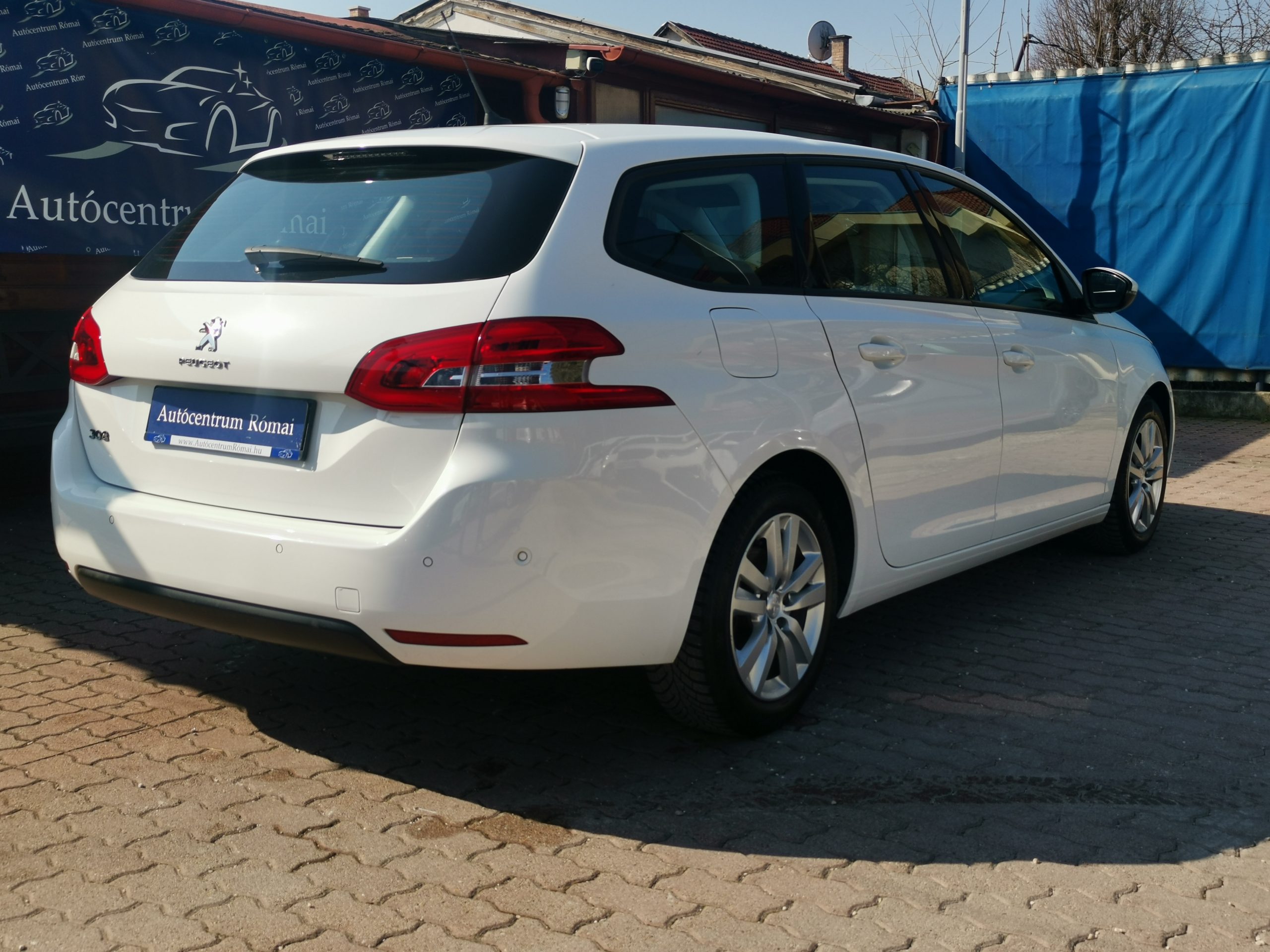 PEUGEOT 308 SW 1.5 BlueHDi Active MO.-i. 1. Tulaj. Szervizkönyv! TEMPOMAT. PARKRADAR. ÜLÉSFŰTÉS