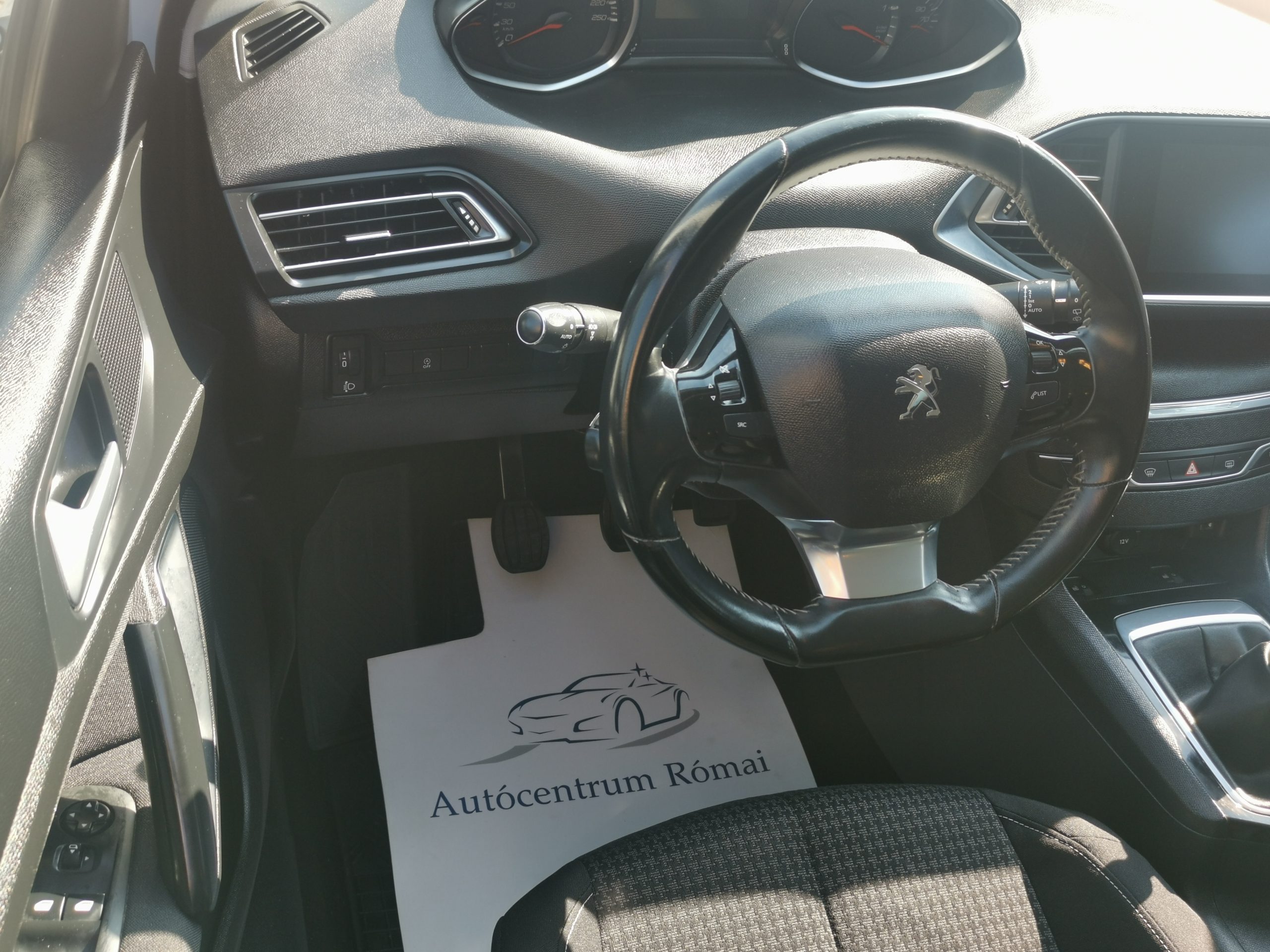 PEUGEOT 308 SW 1.5 BlueHDi Active MO.-i. 1. Tulaj. Szervizkönyv! TEMPOMAT. PARKRADAR. ÜLÉSFŰTÉS