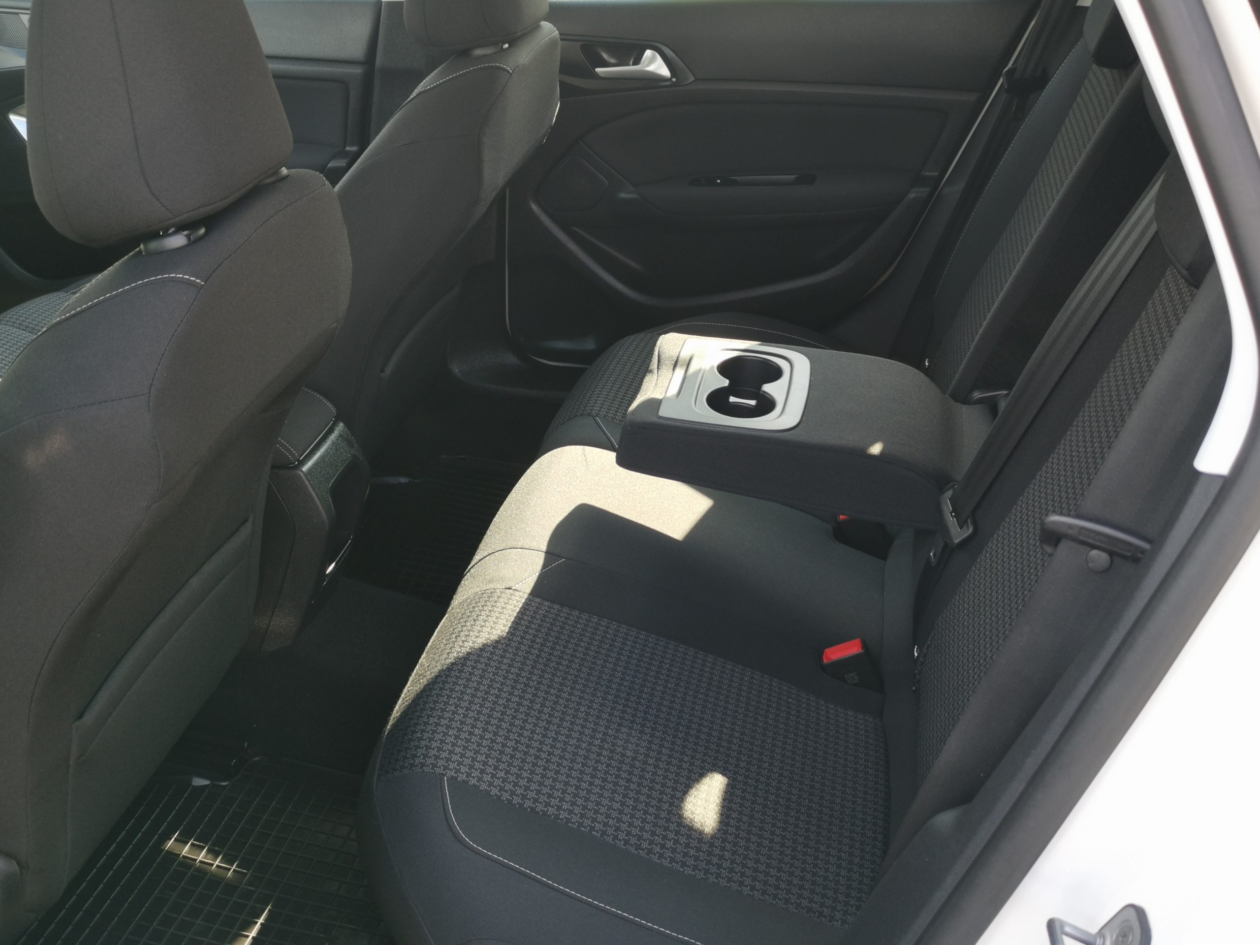 PEUGEOT 308 SW 1.5 BlueHDi Active MO.-i. 1. Tulaj. Szervizkönyv! TEMPOMAT. PARKRADAR. ÜLÉSFŰTÉS