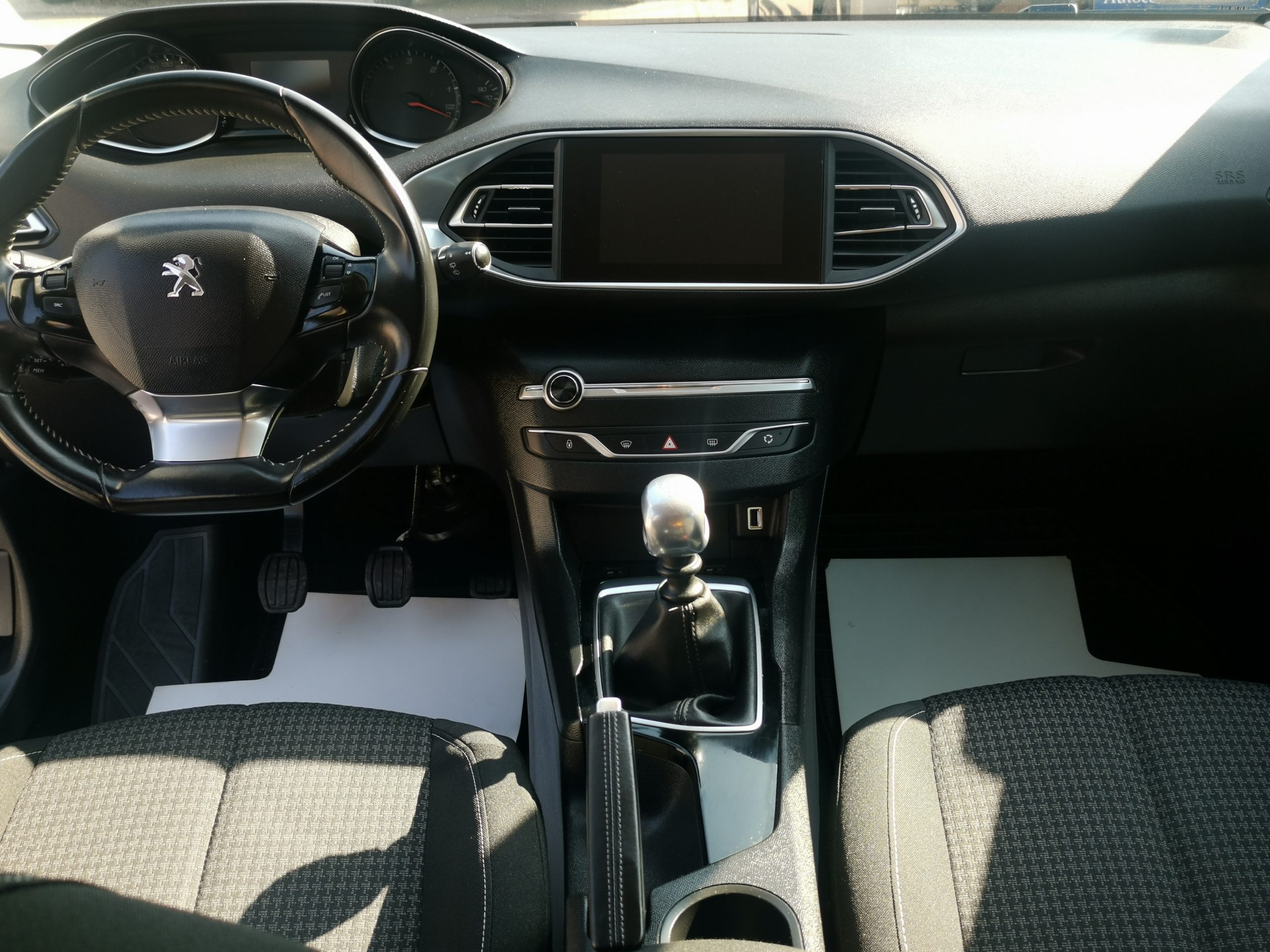 PEUGEOT 308 SW 1.5 BlueHDi Active MO.-i. 1. Tulaj. Szervizkönyv! TEMPOMAT. PARKRADAR. ÜLÉSFŰTÉS