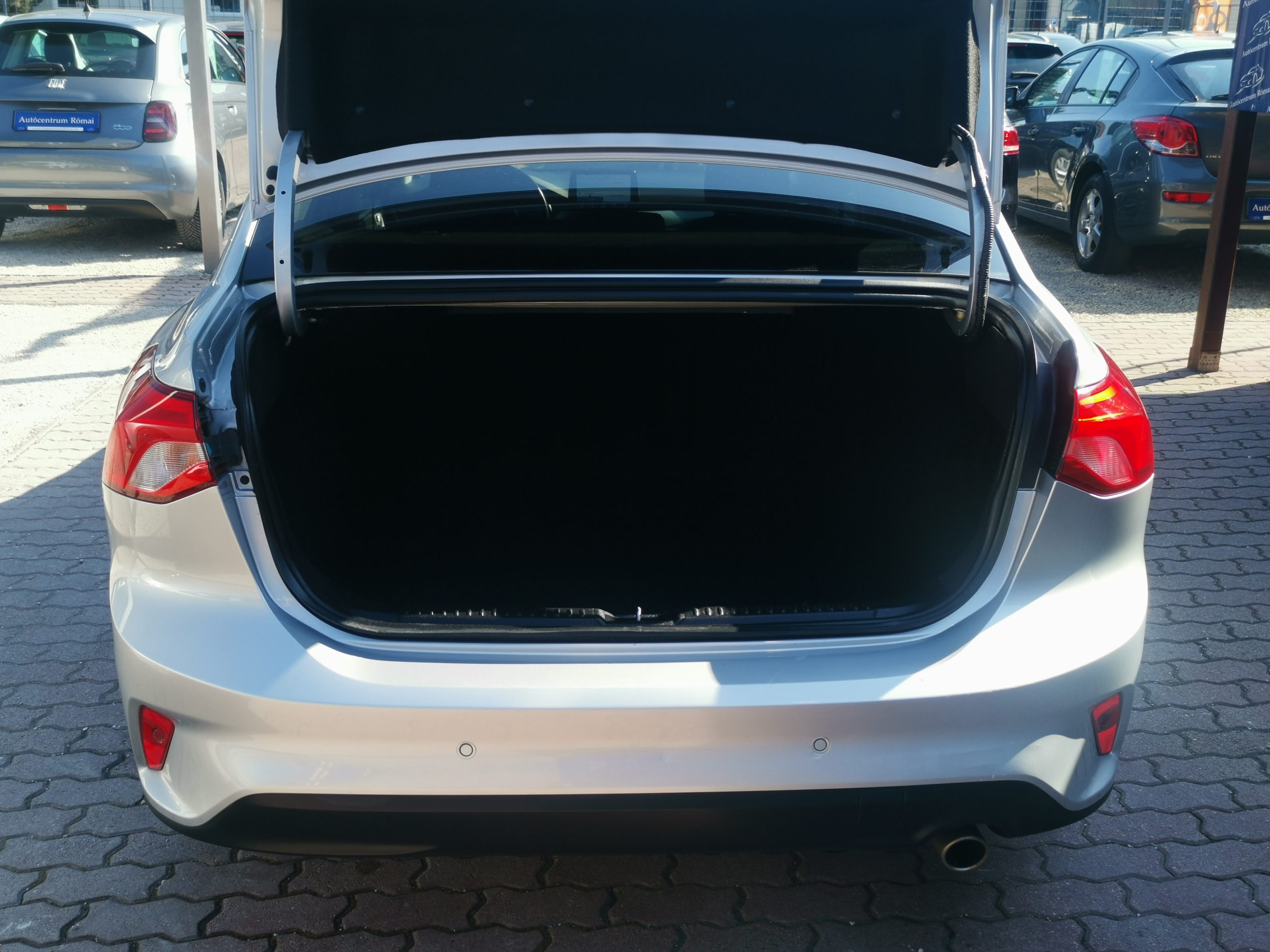 FORD FOCUS 1.5 EcoBoost Titanium S S MO.-i. 1. Tulaj. Szervizkönyv! NAVIGÁCIÓ. KAMERA. LED. TEMPOMAT. ALUFELNI