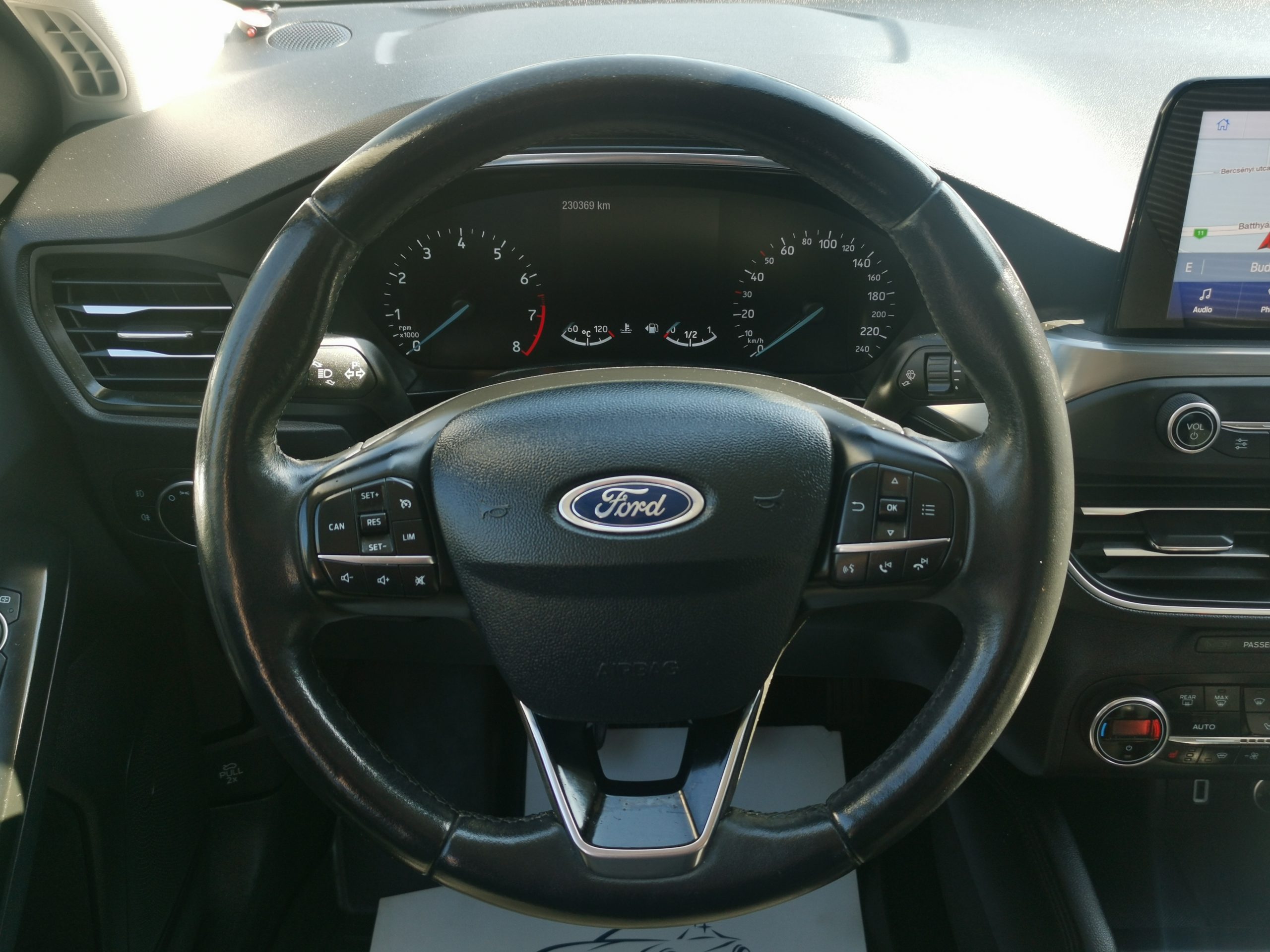 FORD FOCUS 1.5 EcoBoost Titanium S S MO.-i. 1. Tulaj. Szervizkönyv! NAVIGÁCIÓ. KAMERA. LED. TEMPOMAT. ALUFELNI