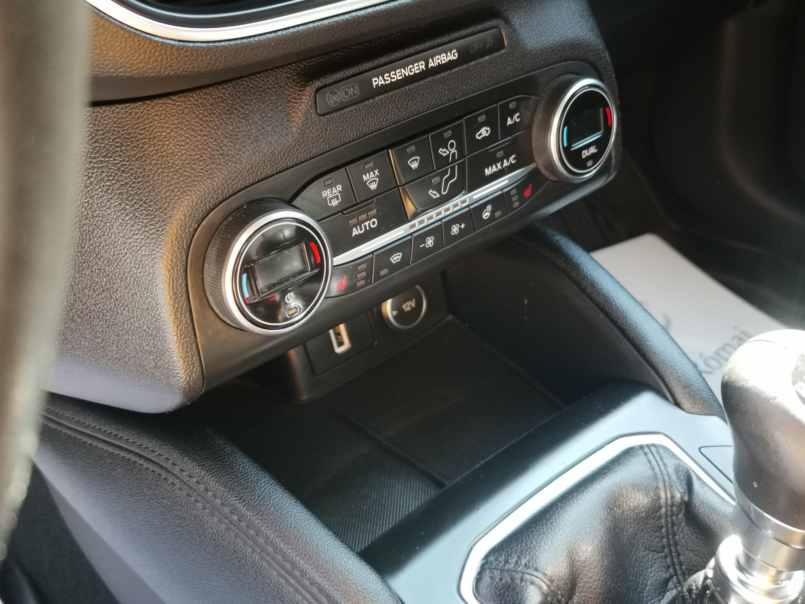 FORD FOCUS 1.5 EcoBoost Titanium S S MO.-i. 1. Tulaj. Szervizkönyv! NAVIGÁCIÓ. KAMERA. LED. TEMPOMAT. ALUFELNI