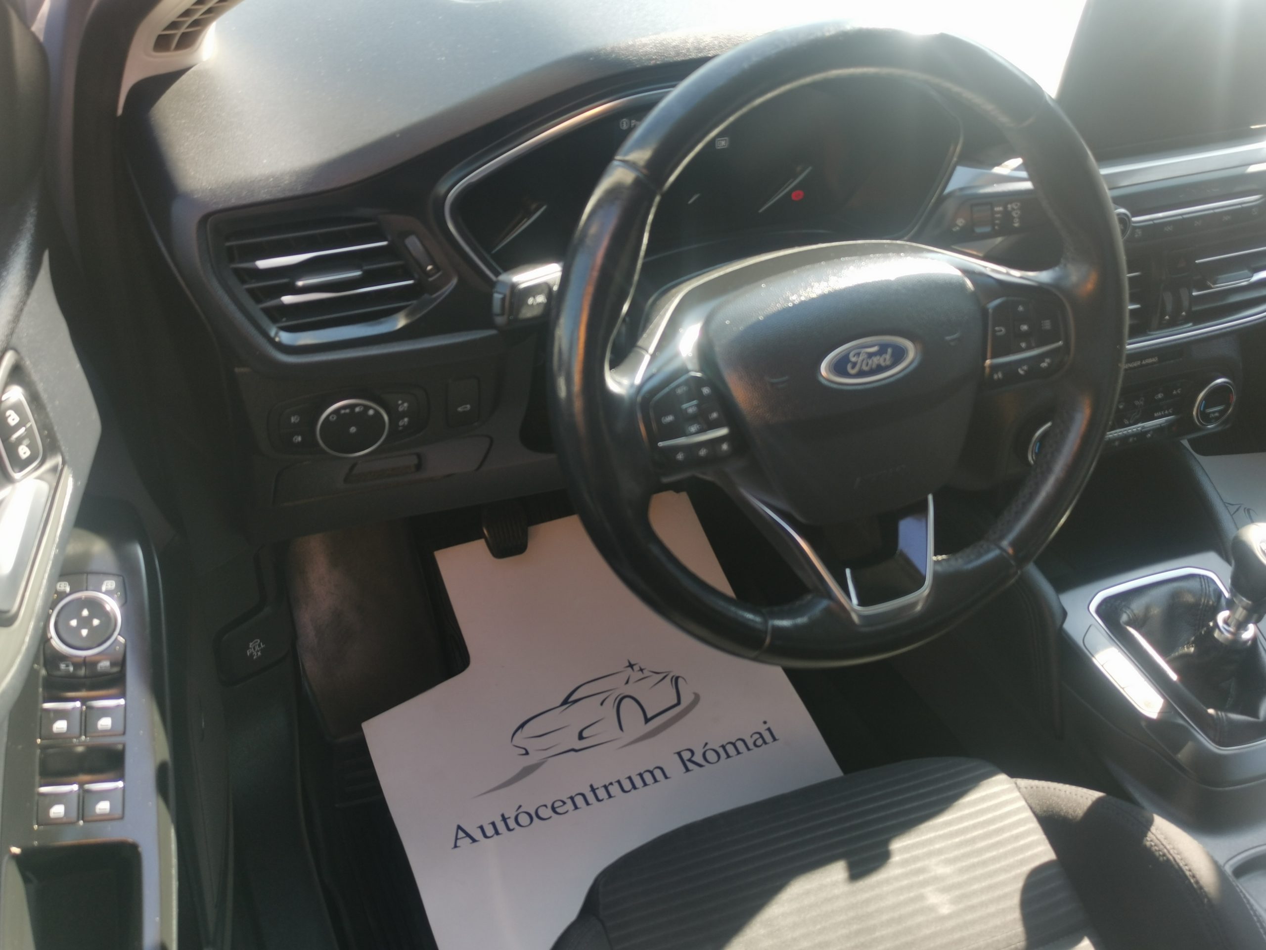 FORD FOCUS 1.5 EcoBoost Titanium S S MO.-i. 1. Tulaj. Szervizkönyv! NAVIGÁCIÓ. KAMERA. LED. TEMPOMAT. ALUFELNI