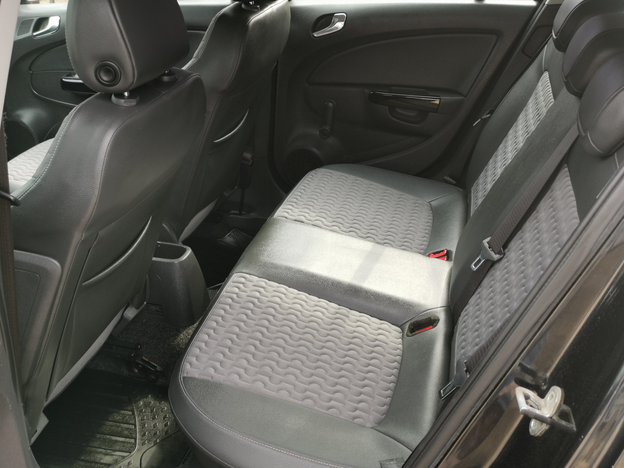 OPEL CORSA D 1.4 Cosmo 100LE! KLÍMA. FÉLBŐR BELSŐ. ÜLÉSFŰTÉS. ALUFELNI. ELEKTROMOS ABLAK