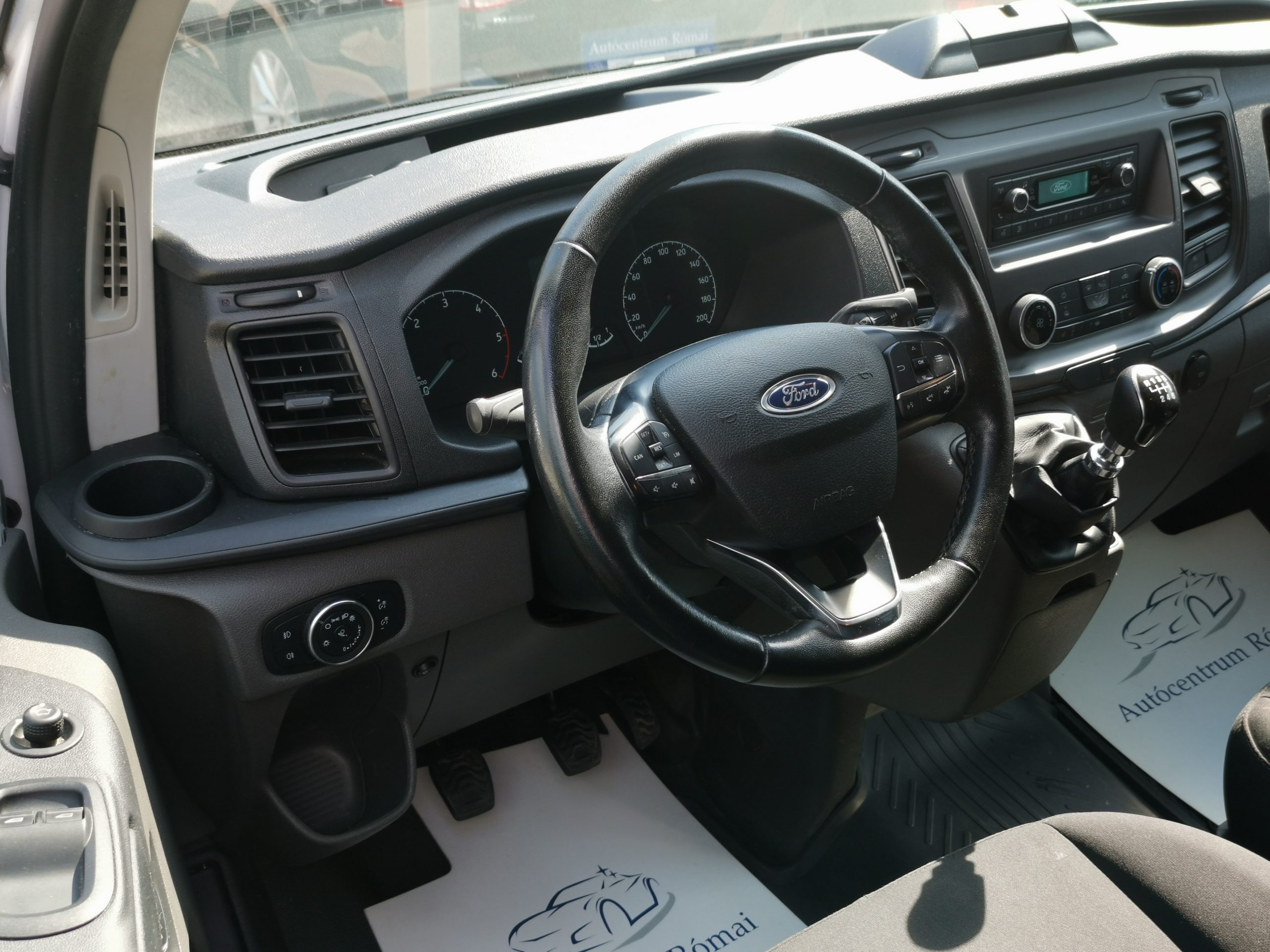FORD TRANSIT 2.0 TDCi 330 LWB Trend (6 személyes ) MO.-i. 1. Tulaj. Szervizkönyv! VONÓHOROG. TEMPOMAT. ÜLÉSFŰTÉS