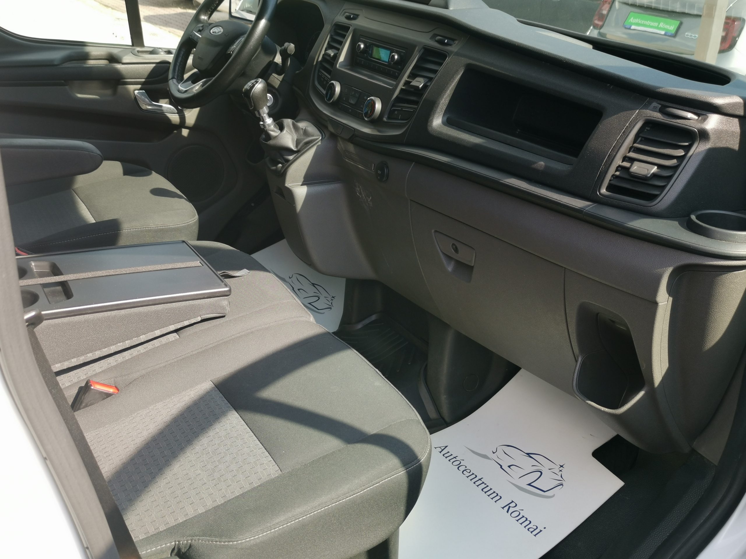 FORD TRANSIT 2.0 TDCi 330 LWB Trend (6 személyes ) MO.-i. 1. Tulaj. Szervizkönyv! VONÓHOROG. TEMPOMAT. ÜLÉSFŰTÉS