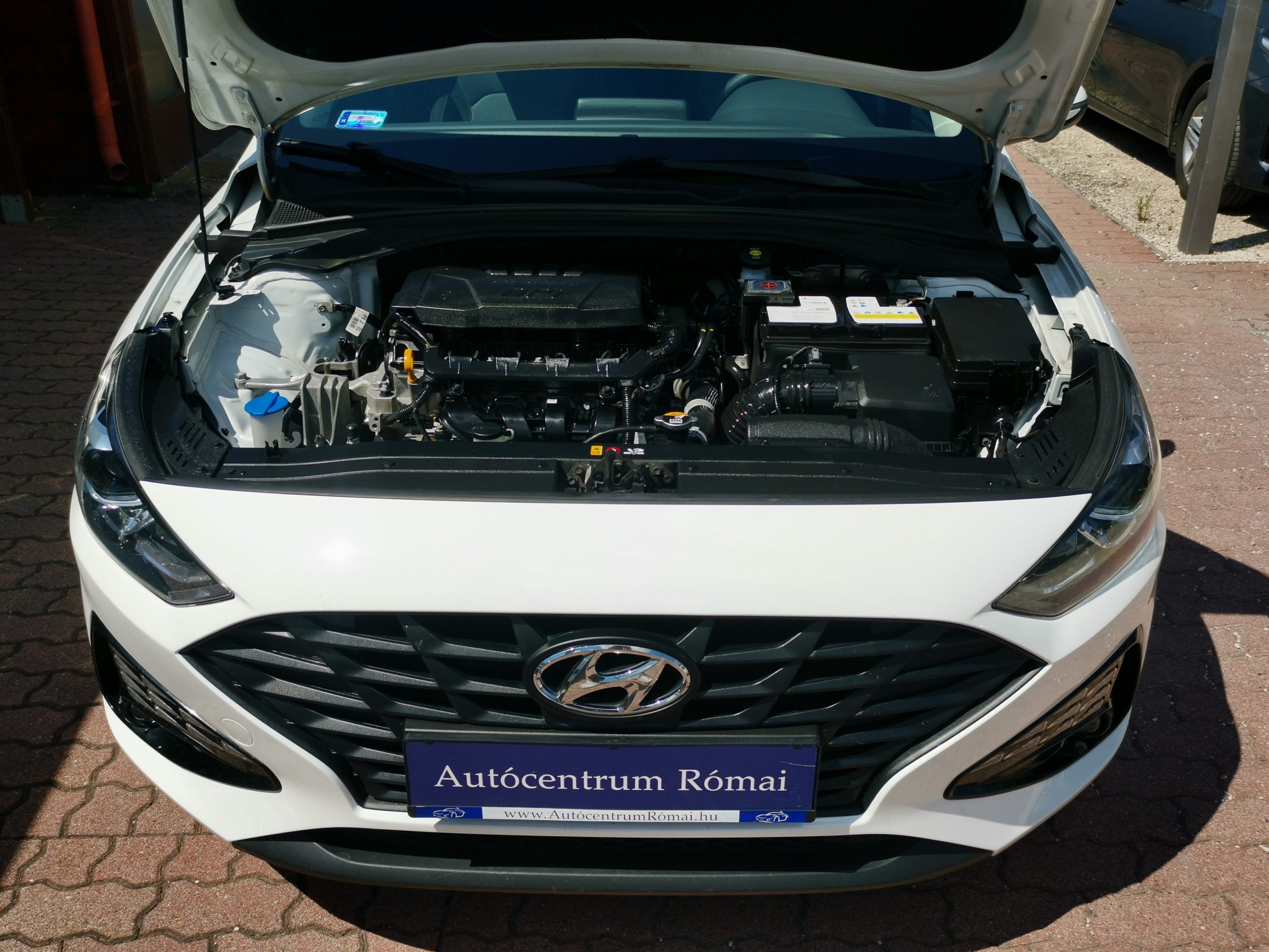 HYUNDAI I30 1.5 DPi Life MO.-i. 1. Tulaj. Szervizkönyv! ÁFÁ-s! TEMPOMAT. PARKRADAR. KÖDLÁMPA