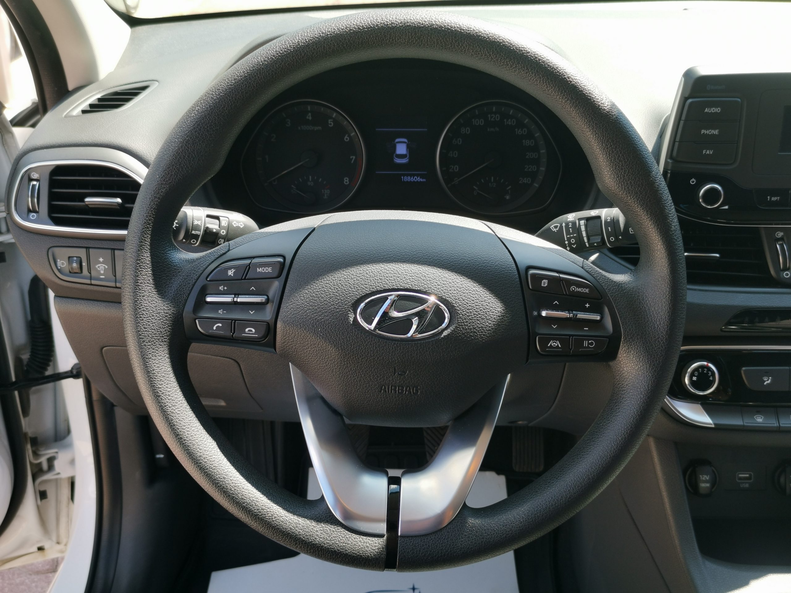 HYUNDAI I30 1.5 DPi Life MO.-i. 1. Tulaj. Szervizkönyv! ÁFÁ-s! TEMPOMAT. PARKRADAR. KÖDLÁMPA