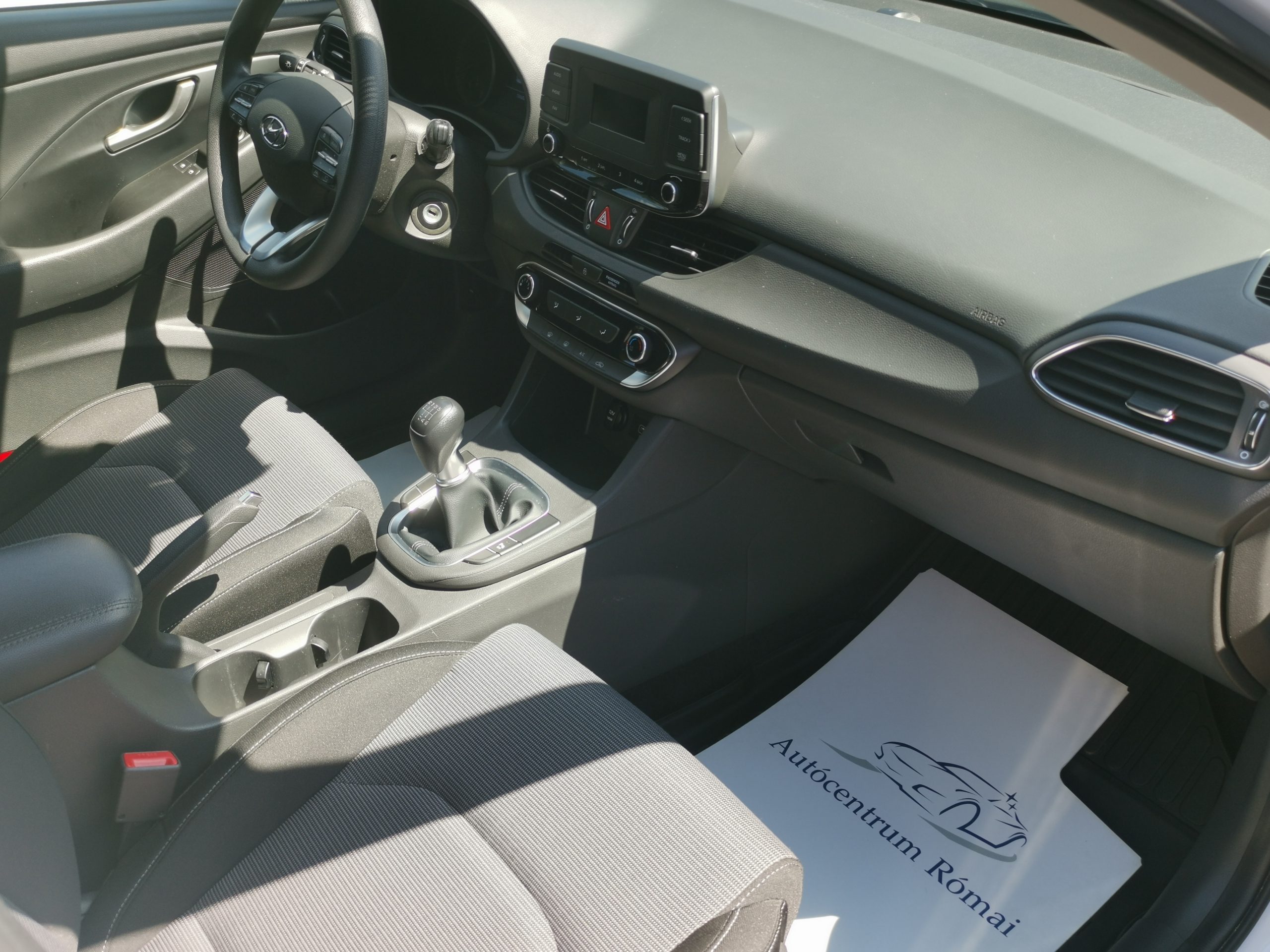 HYUNDAI I30 1.5 DPi Life MO.-i. 1. Tulaj. Szervizkönyv! ÁFÁ-s! TEMPOMAT. PARKRADAR. KÖDLÁMPA