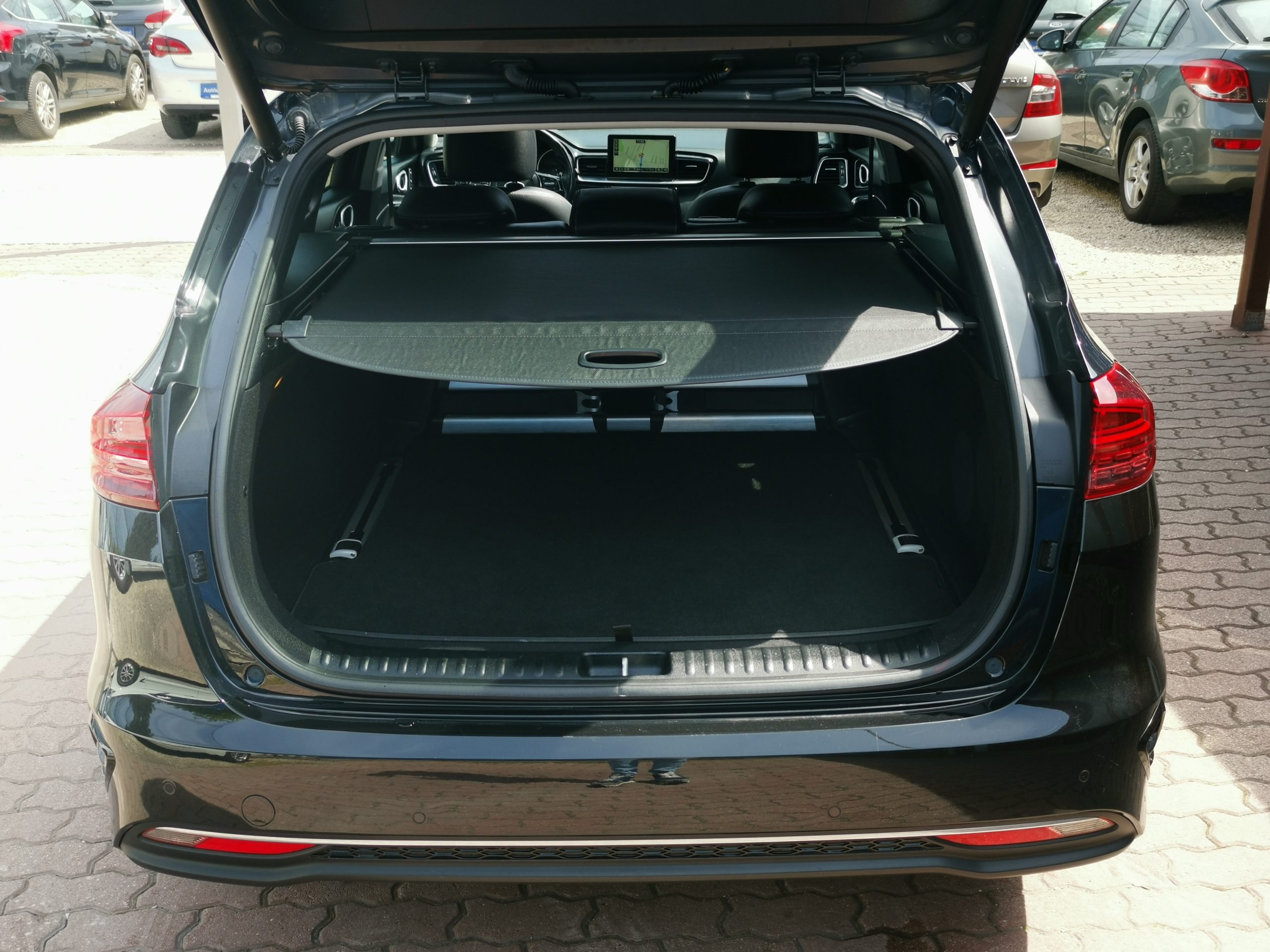 KIA CEE'D Ceed SW 1.4 T-GDI Platinum 97.000KM! 2. Tulaj. Szervizkönyv! PANORÁMA TETŐ. BŐR BELSŐ. KAMERA. NAVIGÁCIÓ