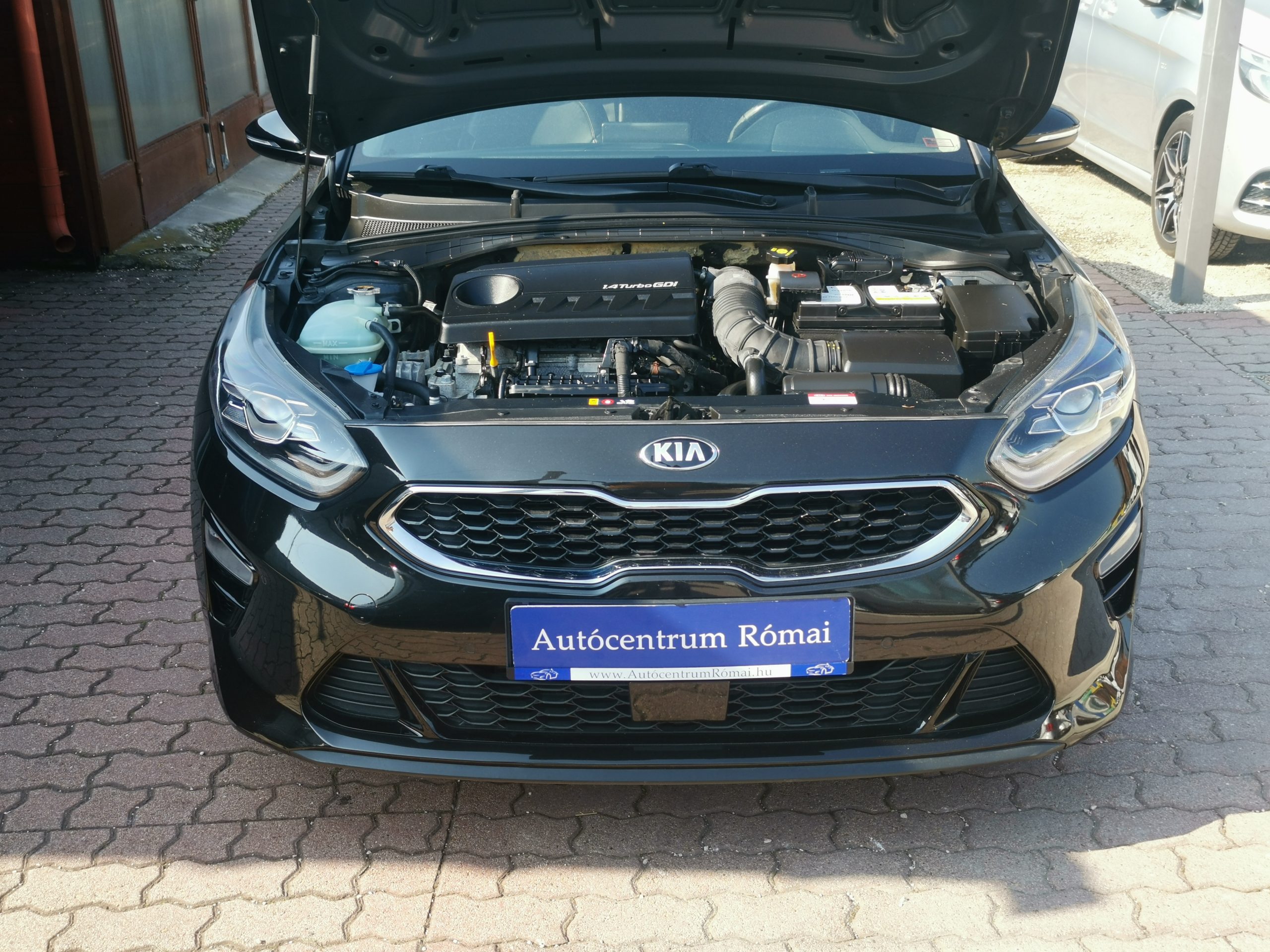 KIA CEE'D Ceed SW 1.4 T-GDI Platinum 97.000KM! 2. Tulaj. Szervizkönyv! PANORÁMA TETŐ. BŐR BELSŐ. KAMERA. NAVIGÁCIÓ