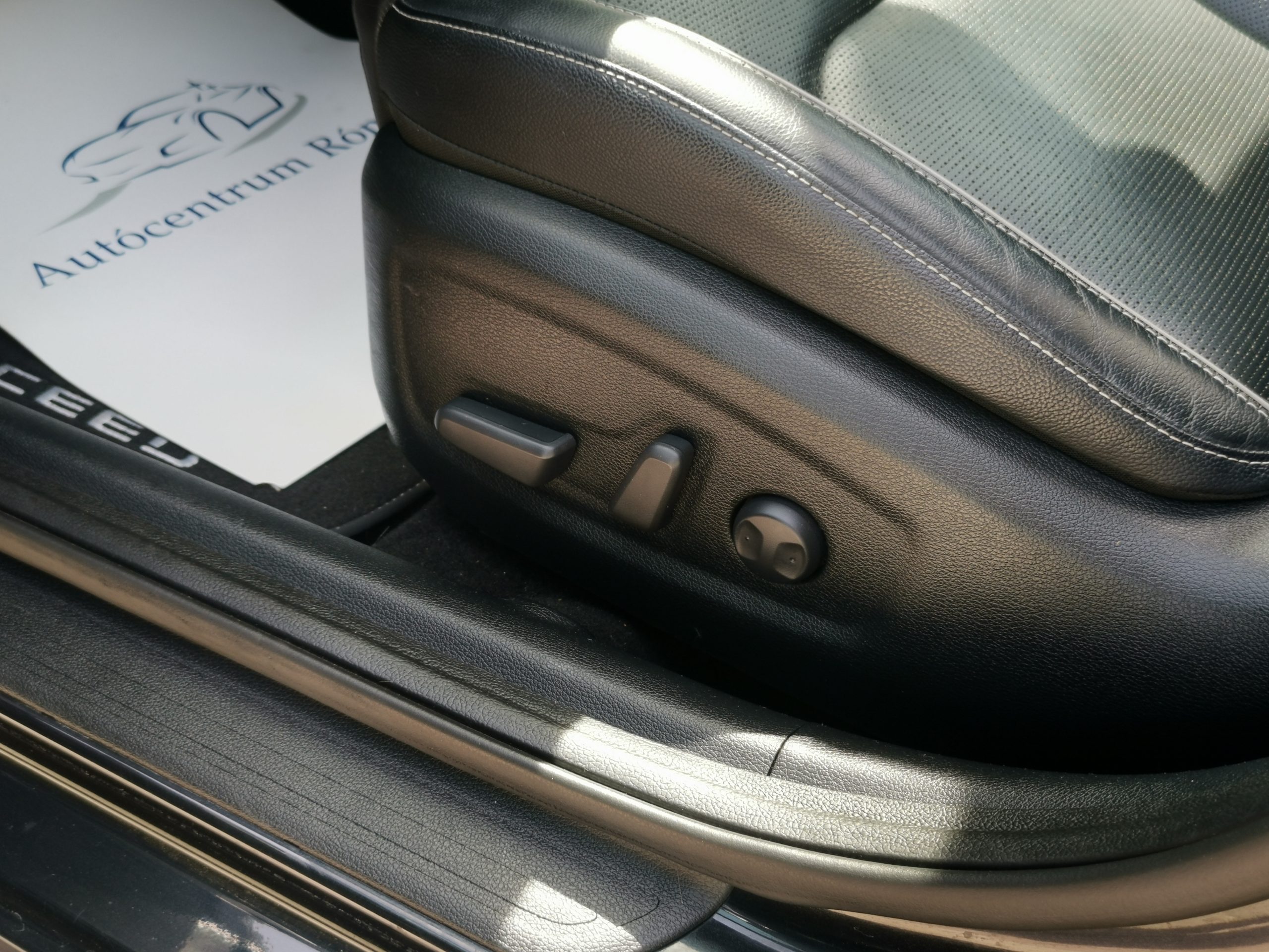 KIA CEE'D Ceed SW 1.4 T-GDI Platinum 97.000KM! 2. Tulaj. Szervizkönyv! PANORÁMA TETŐ. BŐR BELSŐ. KAMERA. NAVIGÁCIÓ