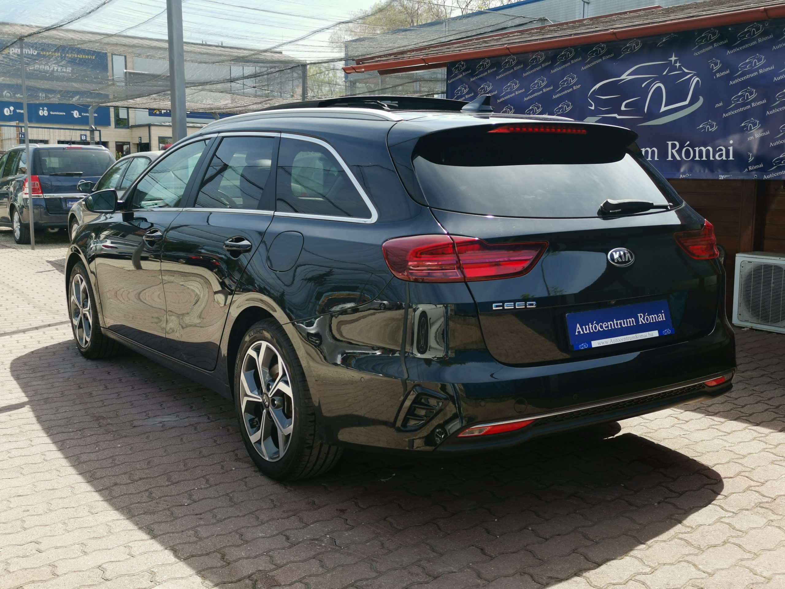 KIA CEE'D Ceed SW 1.4 T-GDI Platinum 97.000KM! 2. Tulaj. Szervizkönyv! PANORÁMA TETŐ. BŐR BELSŐ. KAMERA. NAVIGÁCIÓ