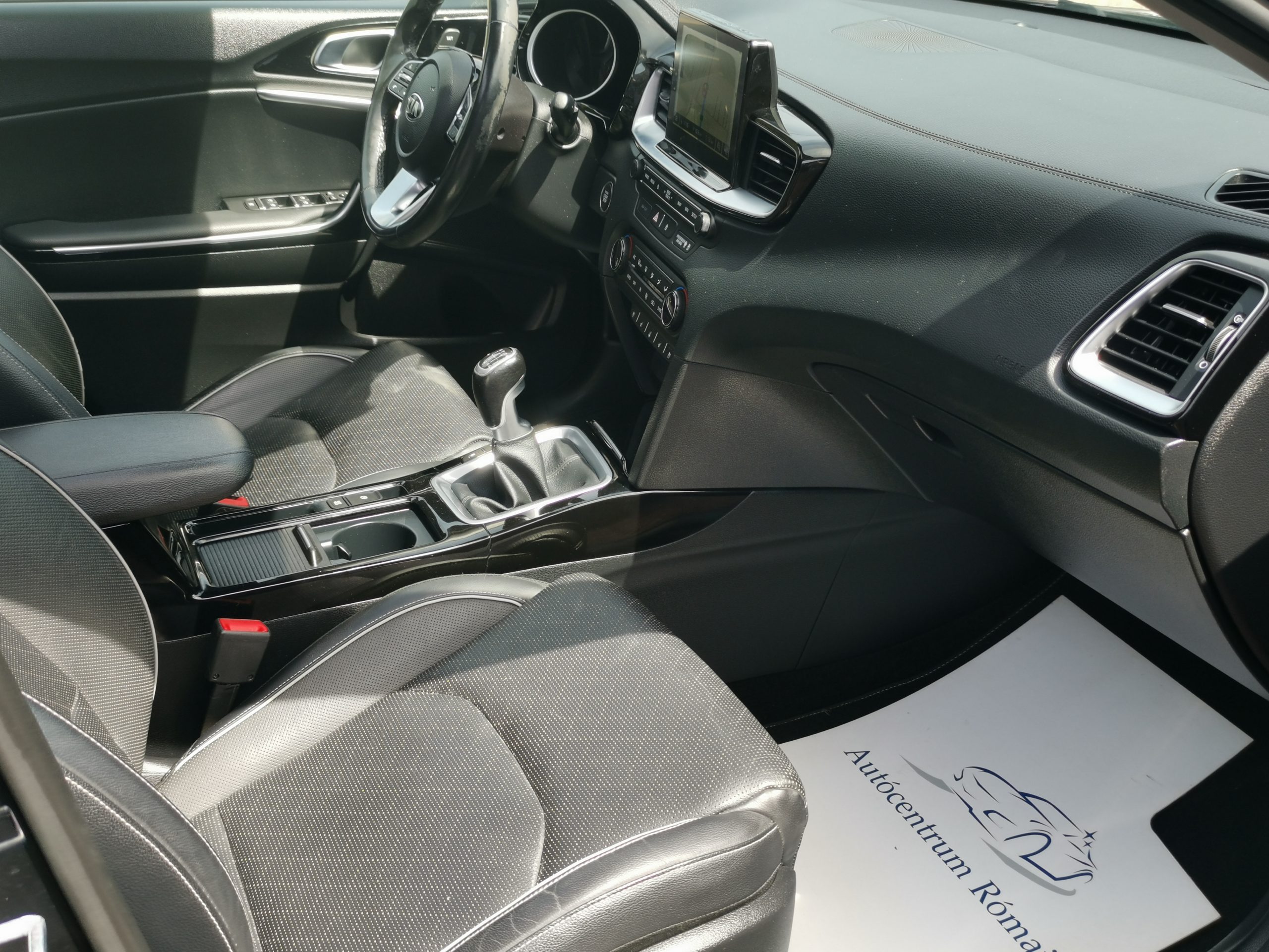 KIA CEE'D Ceed SW 1.4 T-GDI Platinum 97.000KM! 2. Tulaj. Szervizkönyv! PANORÁMA TETŐ. BŐR BELSŐ. KAMERA. NAVIGÁCIÓ