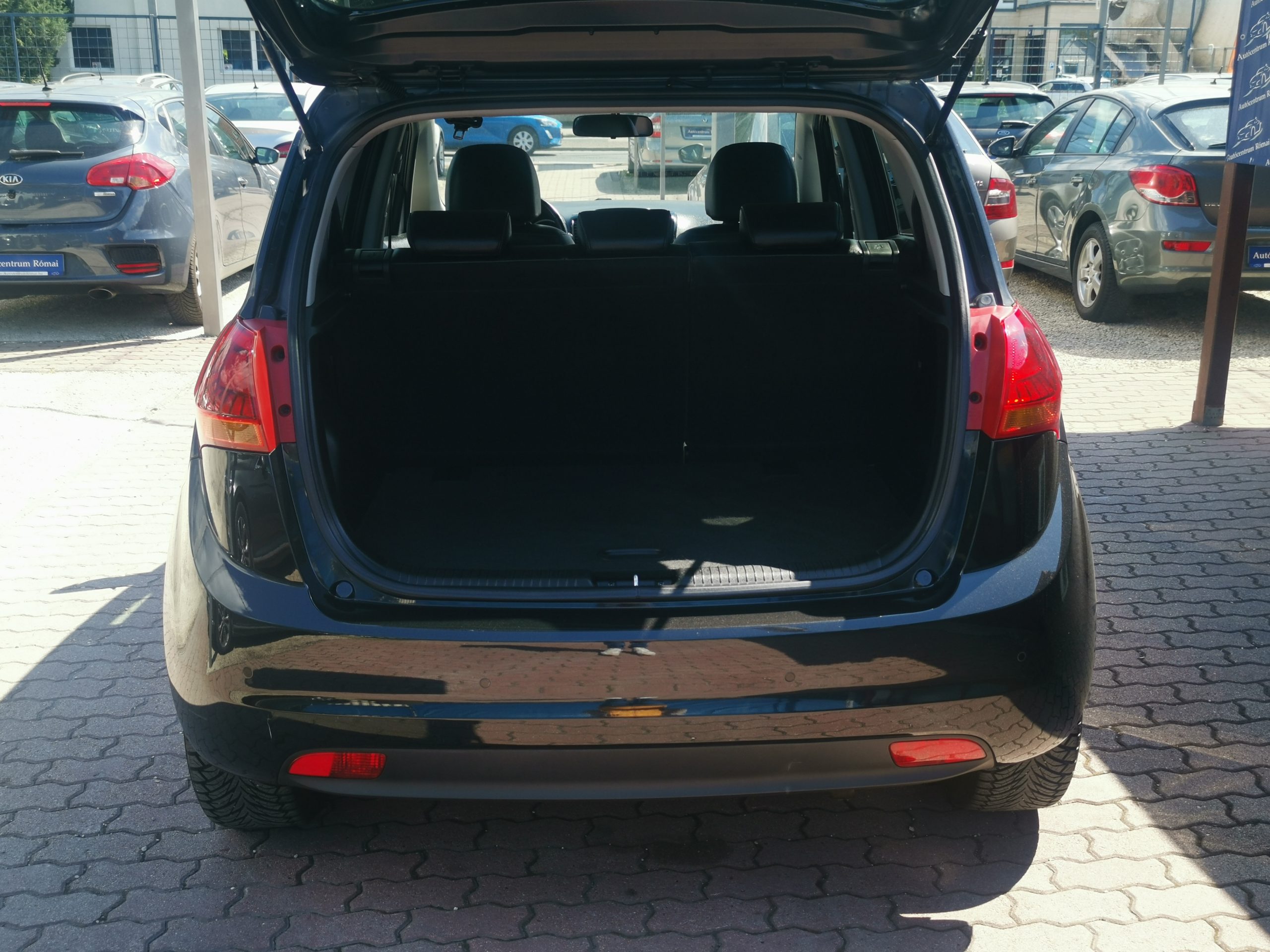 KIA VENGA 1.4 CVVT Limitált 2. Tulaj. DIGIT KLÍMA. FÉLBŐR BELSŐ. ÜLÉSFŰTÉS. PARKRADAR