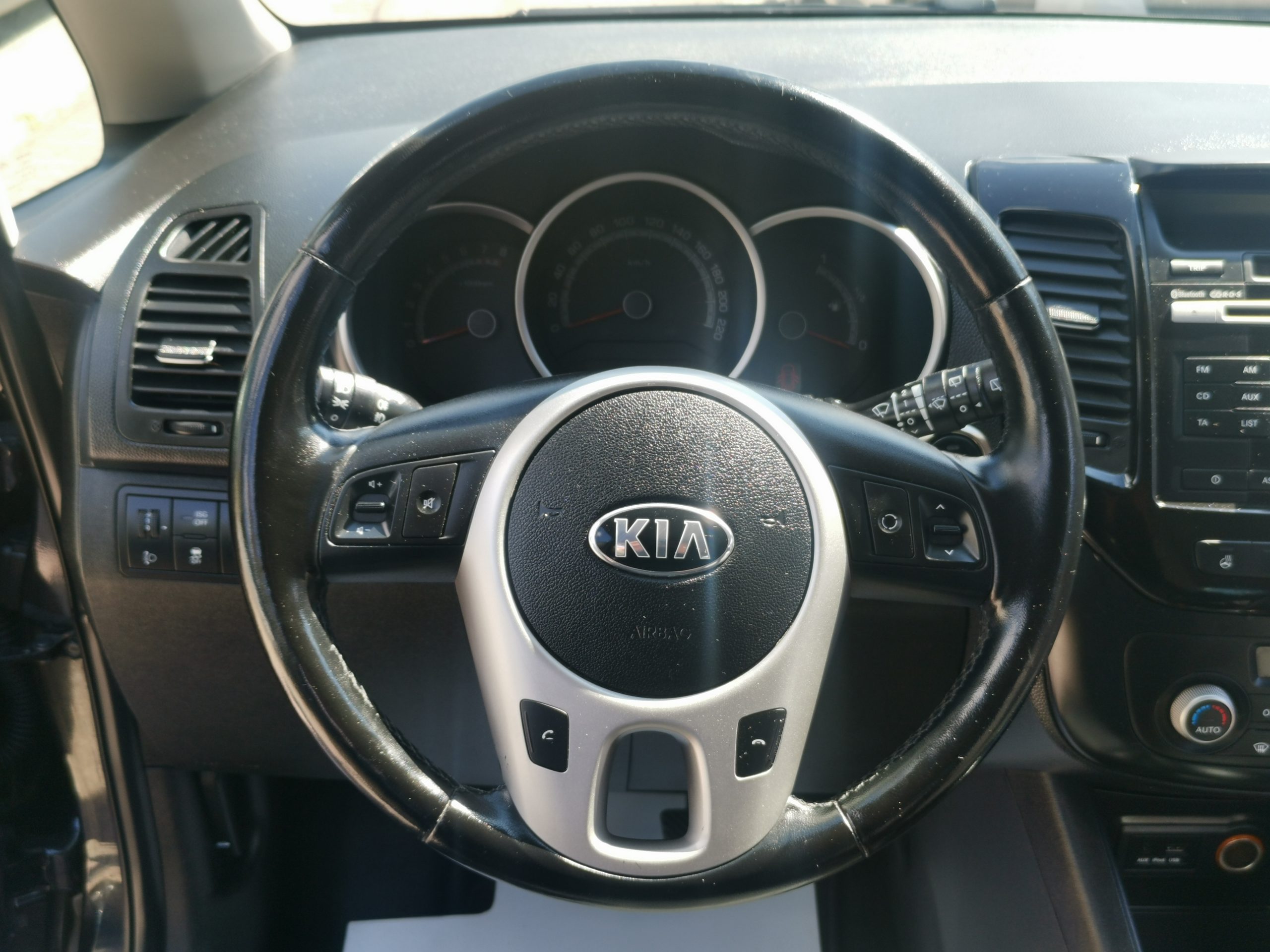 KIA VENGA 1.4 CVVT Limitált 2. Tulaj. DIGIT KLÍMA. FÉLBŐR BELSŐ. ÜLÉSFŰTÉS. PARKRADAR