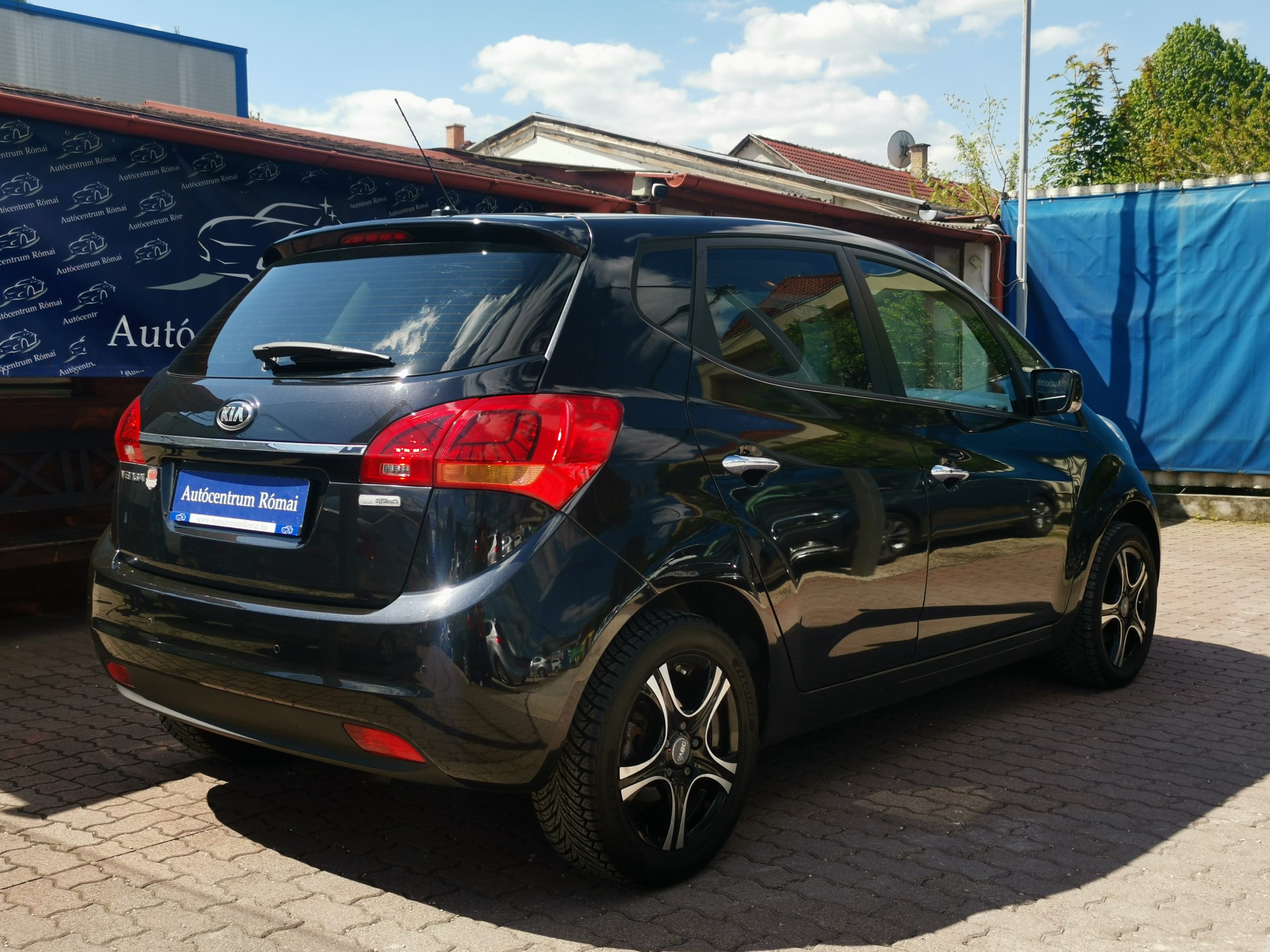 KIA VENGA 1.4 CVVT Limitált 2. Tulaj. DIGIT KLÍMA. FÉLBŐR BELSŐ. ÜLÉSFŰTÉS. PARKRADAR