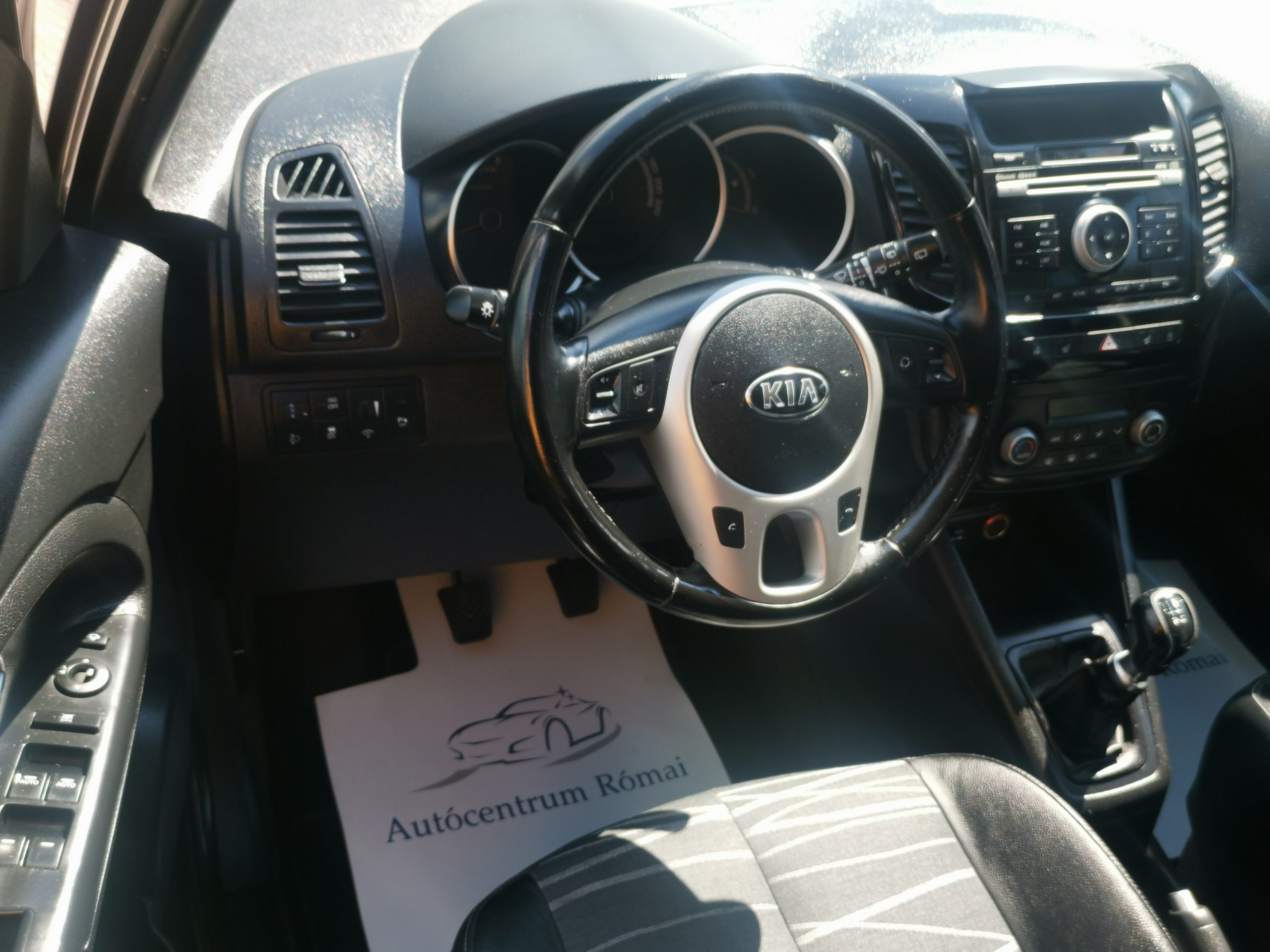 KIA VENGA 1.4 CVVT Limitált 2. Tulaj. DIGIT KLÍMA. FÉLBŐR BELSŐ. ÜLÉSFŰTÉS. PARKRADAR