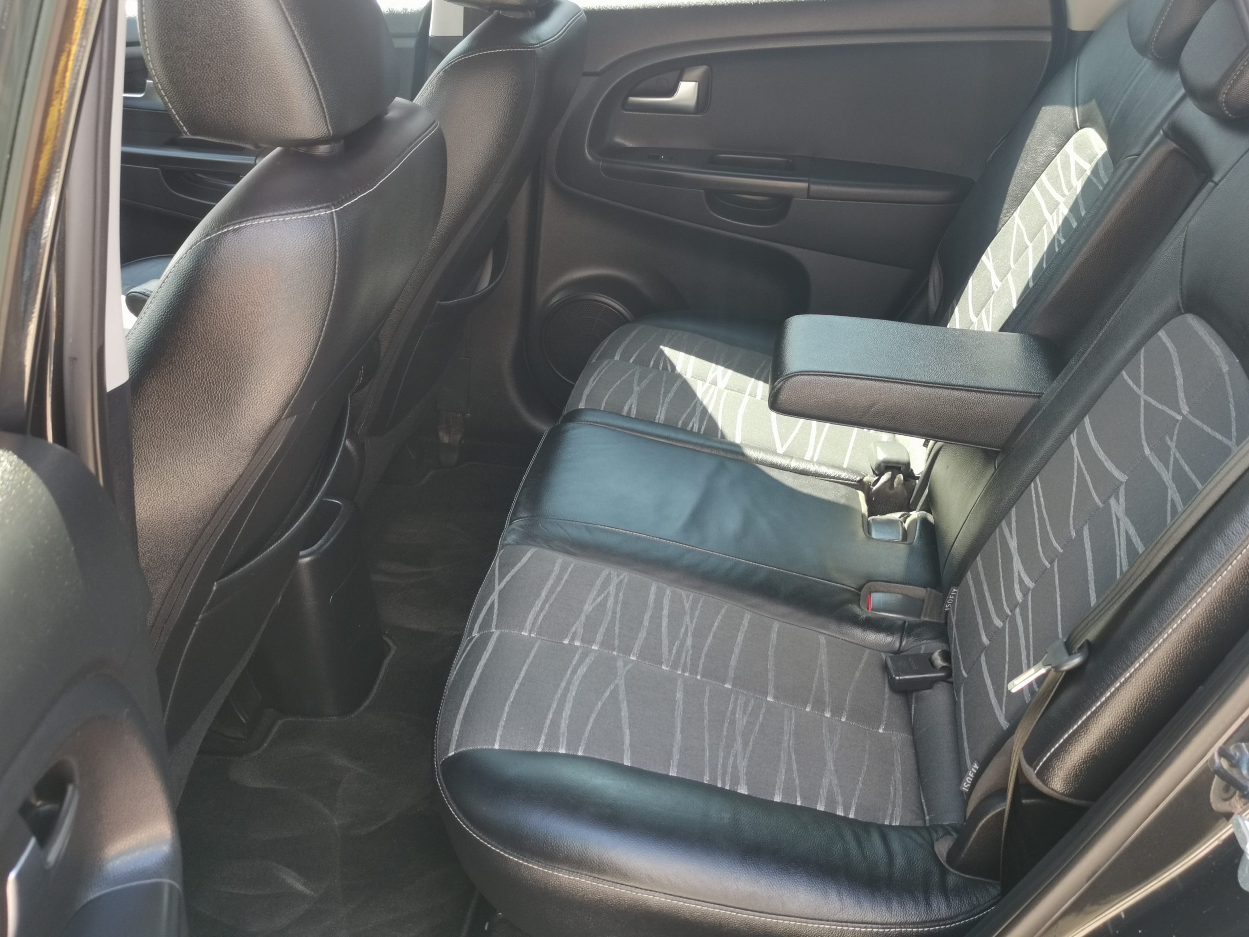 KIA VENGA 1.4 CVVT Limitált 2. Tulaj. DIGIT KLÍMA. FÉLBŐR BELSŐ. ÜLÉSFŰTÉS. PARKRADAR