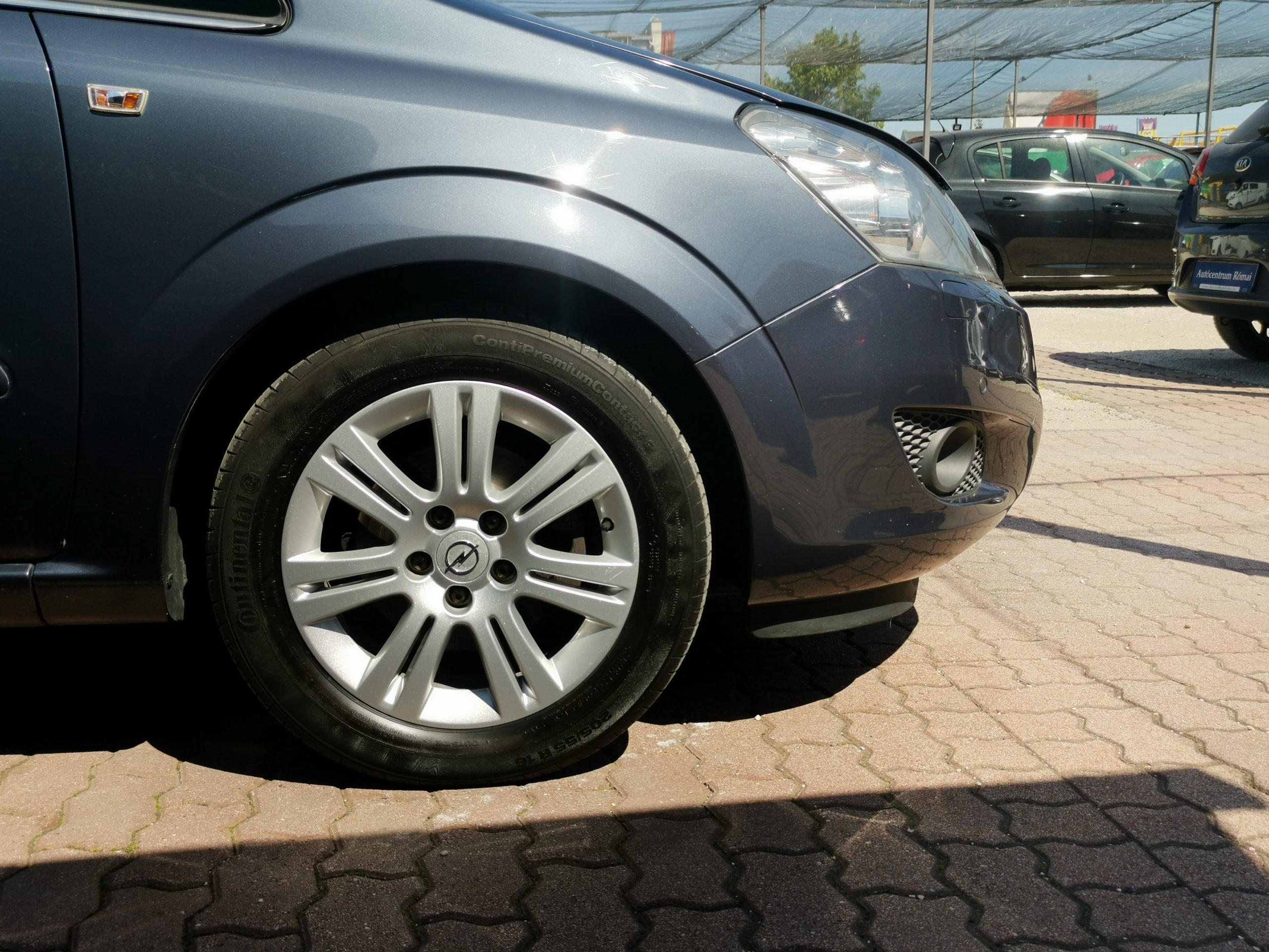 OPEL ZAFIRA B 1.8 Cosmo 133.000km! 2. Tulaj. Szervizkönyv! FÉLBŐR BELSŐ. NAVIGÁCIÓ. XENON. TEMPOMAT