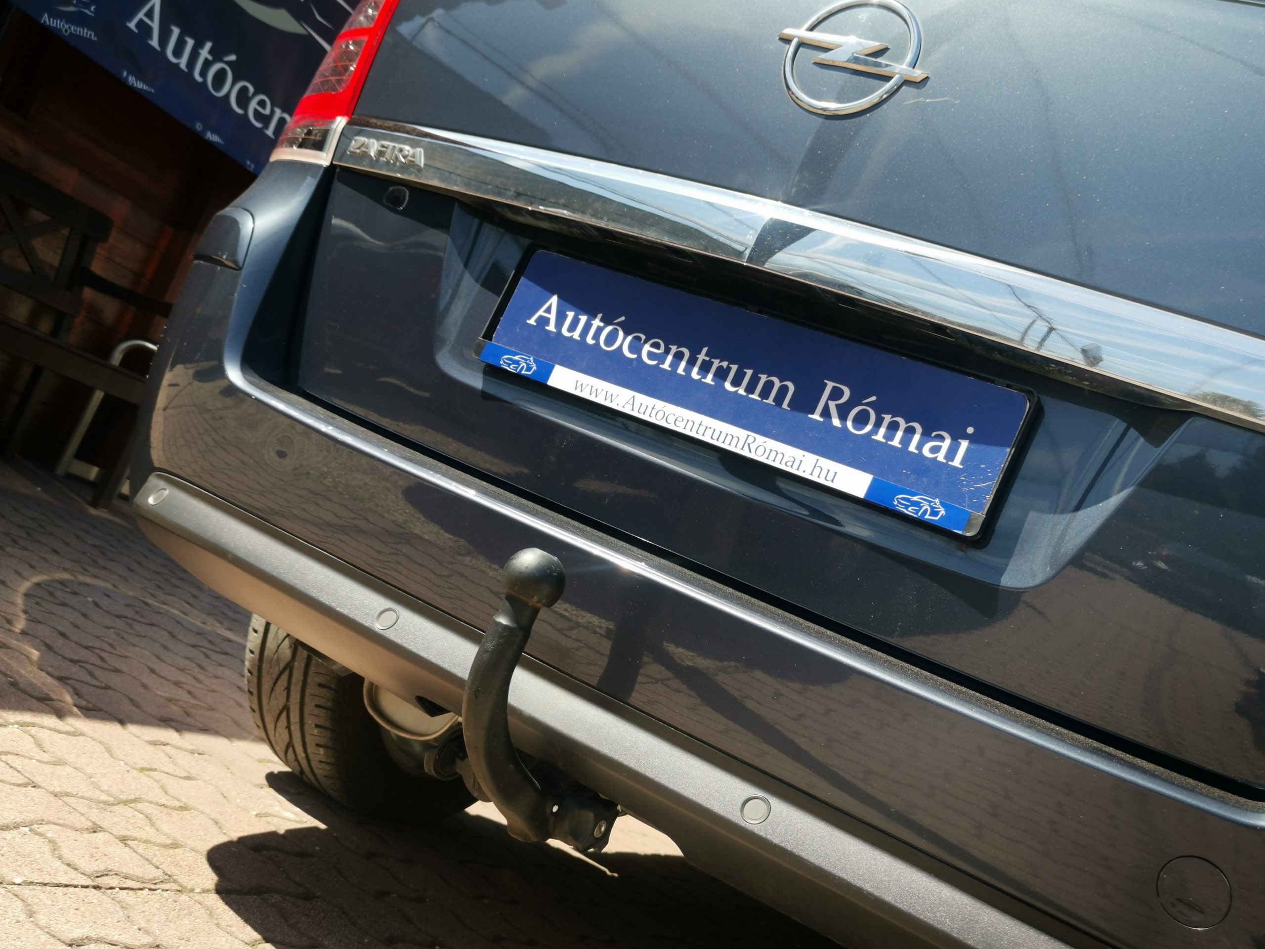 OPEL ZAFIRA B 1.8 Cosmo 133.000km! 2. Tulaj. Szervizkönyv! FÉLBŐR BELSŐ. NAVIGÁCIÓ. XENON. TEMPOMAT