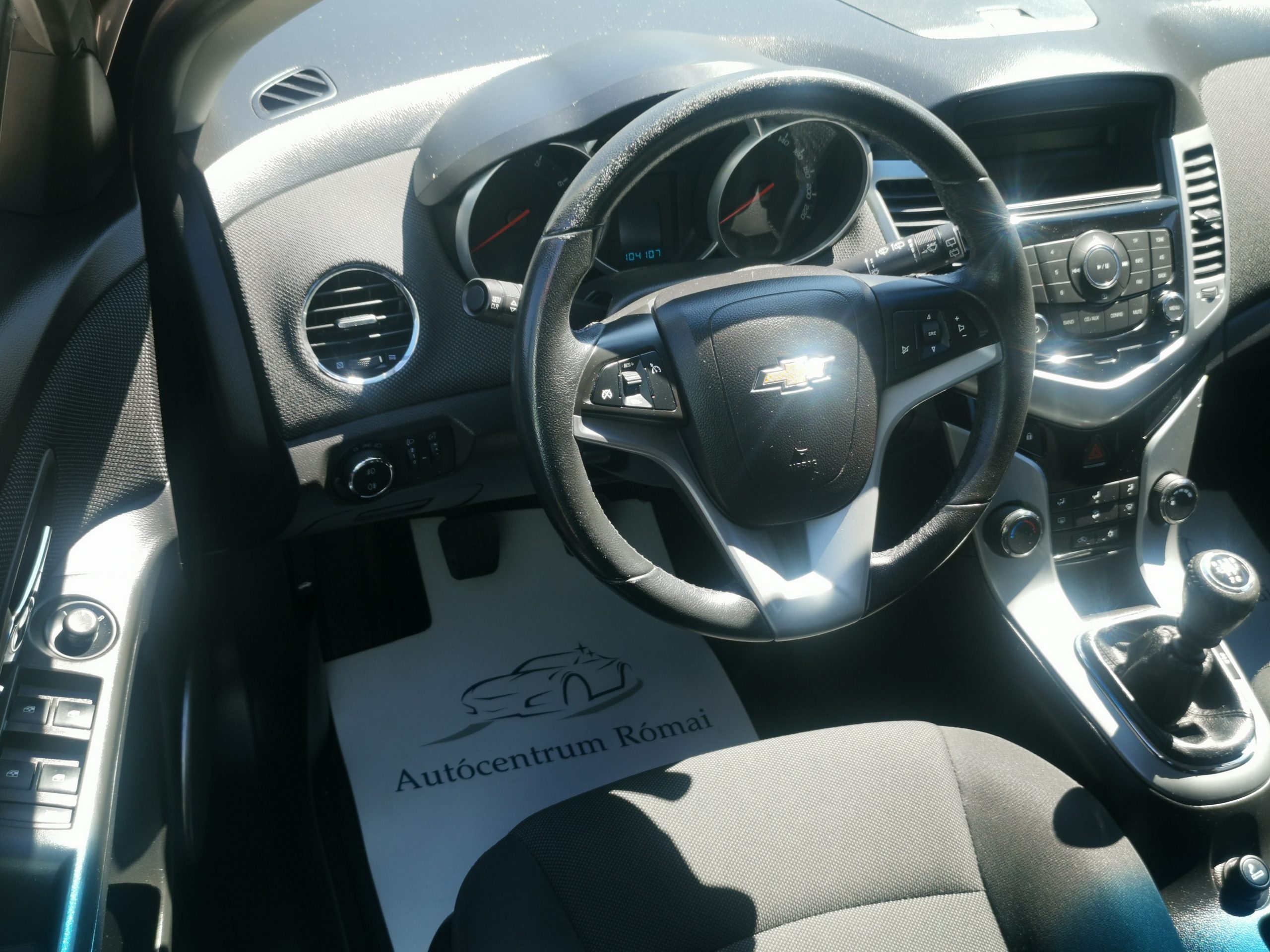 CHEVROLET CRUZE 1.8 LT Plus 104.000km! TEMPOMAT. PARKRADAR. KÖDLÁMPA. ALUFELNI