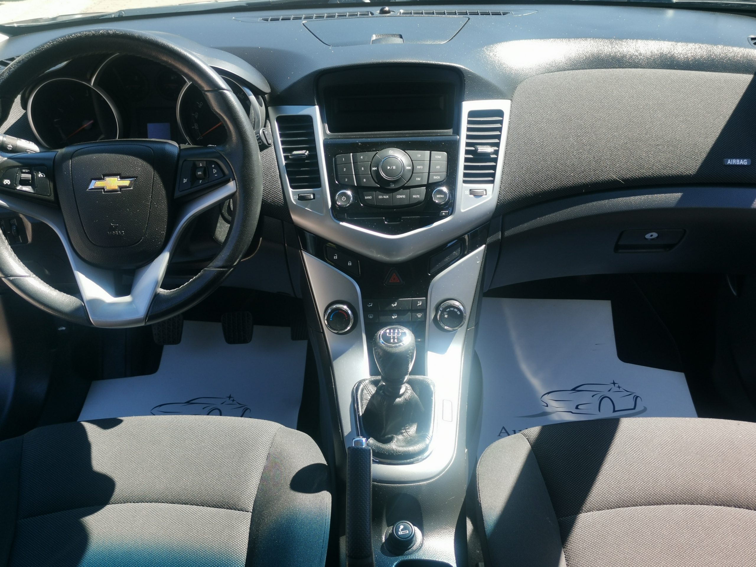 CHEVROLET CRUZE 1.8 LT Plus 104.000km! TEMPOMAT. PARKRADAR. KÖDLÁMPA. ALUFELNI