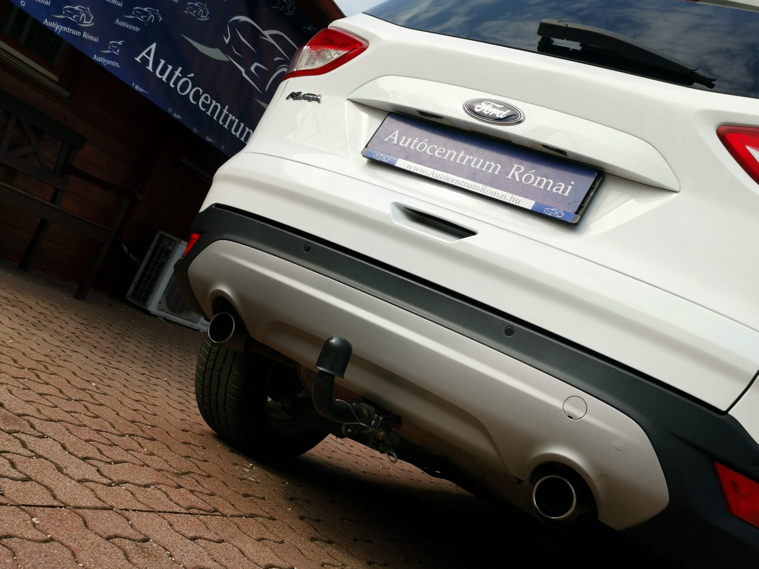 FORD KUGA 1.5 EcoBoost Trend Technology 2WD MO.-i. 2. Tulaj. TEMPOMAT. PARKRADAR. ÜLÉSFŰTÉS. VONÓHOROG