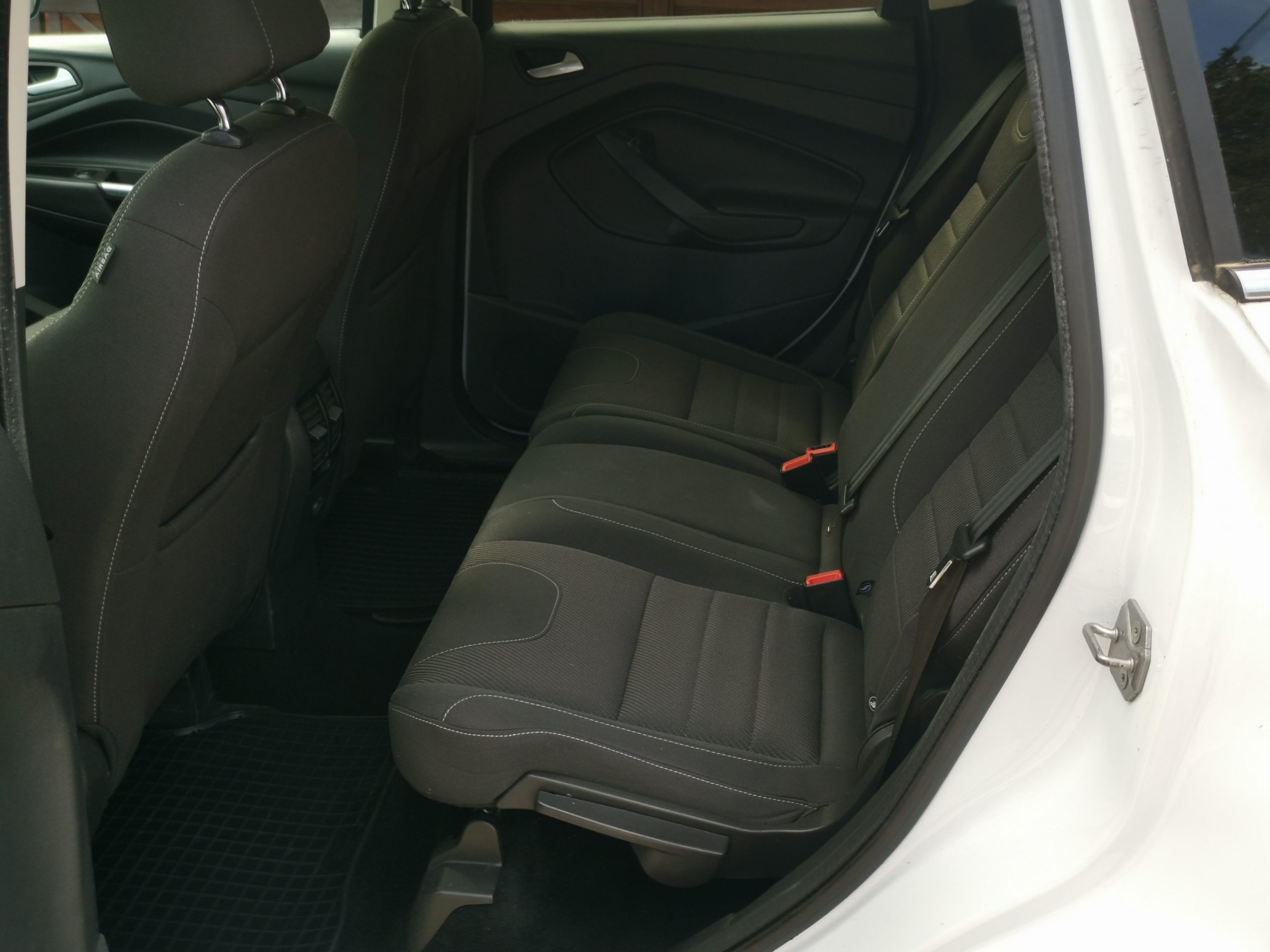 FORD KUGA 1.5 EcoBoost Trend Technology 2WD MO.-i. 2. Tulaj. TEMPOMAT. PARKRADAR. ÜLÉSFŰTÉS. VONÓHOROG