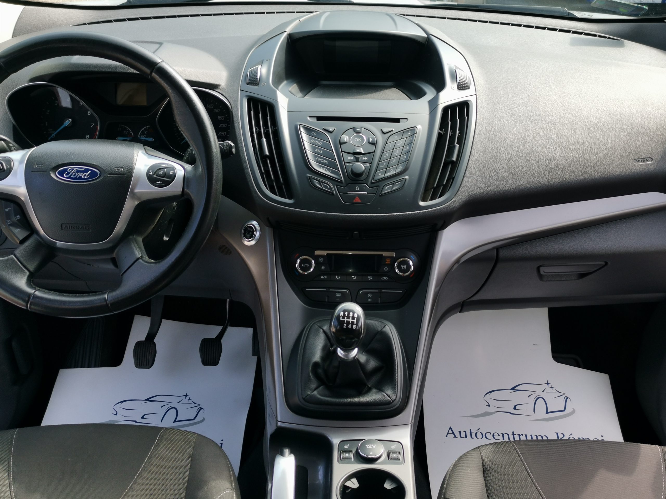 FORD KUGA 1.5 EcoBoost Trend Technology 2WD MO.-i. 2. Tulaj. TEMPOMAT. PARKRADAR. ÜLÉSFŰTÉS. VONÓHOROG