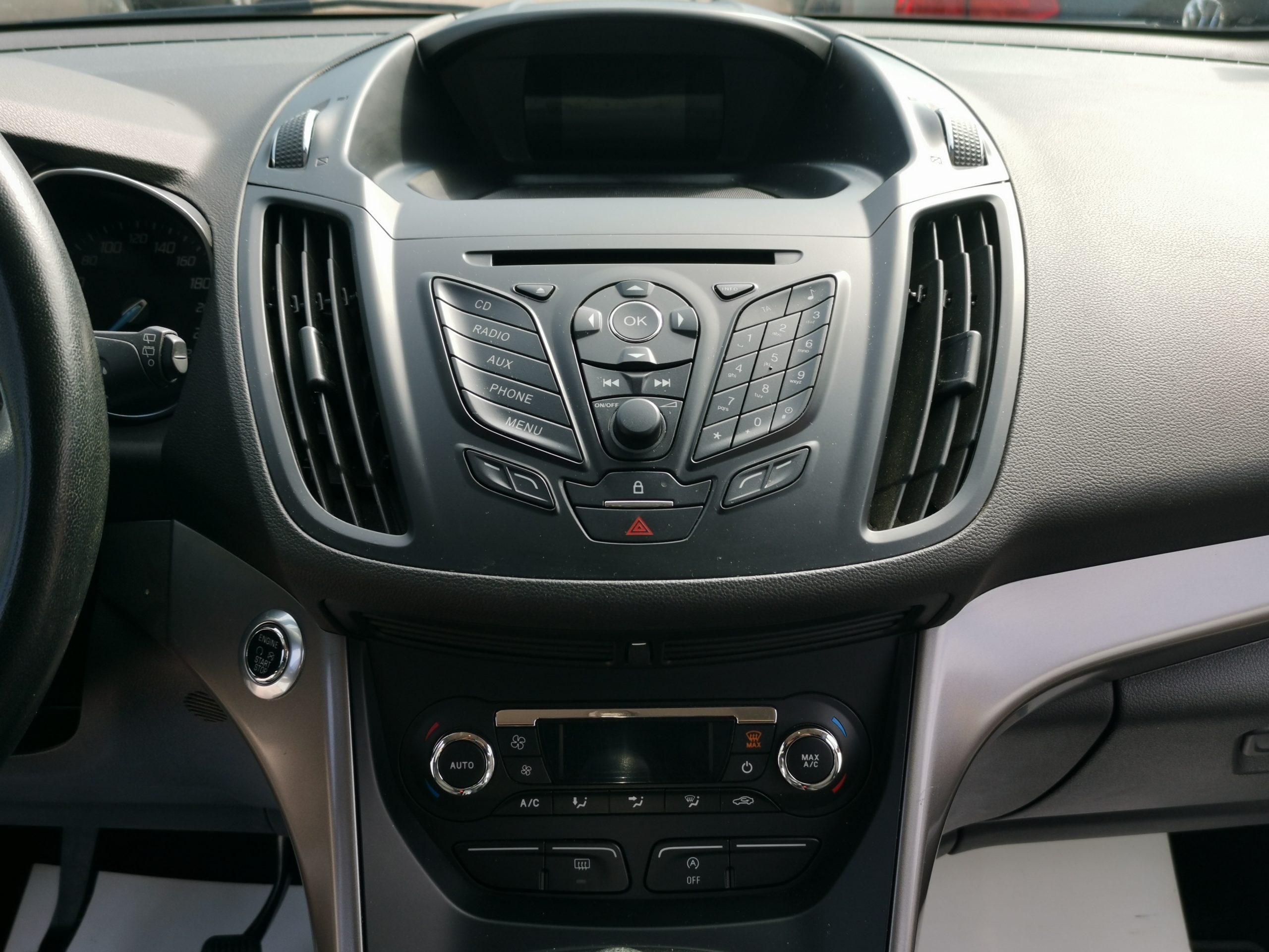 FORD KUGA 1.5 EcoBoost Trend Technology 2WD MO.-i. 2. Tulaj. TEMPOMAT. PARKRADAR. ÜLÉSFŰTÉS. VONÓHOROG