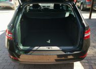 SKODA SUPERB Combi 2.0 TDI SCR Ambition DSG MO.-i. 1. Tulaj. TEMPOMAT. ÜLÉSFŰTÉS. PARKRADAR. ALUFELNI